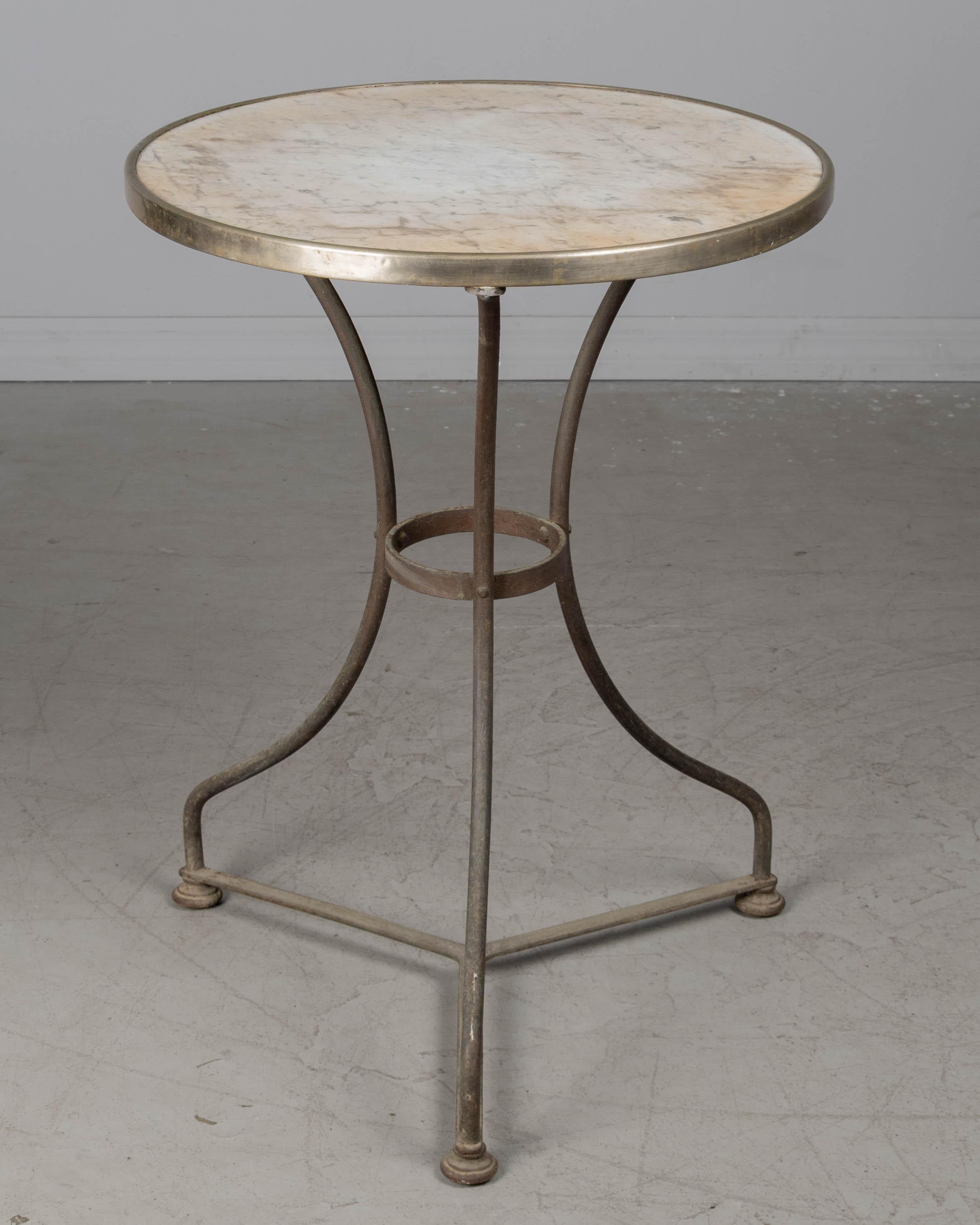 20ième siècle Table de bistrot en fer forgé en vente