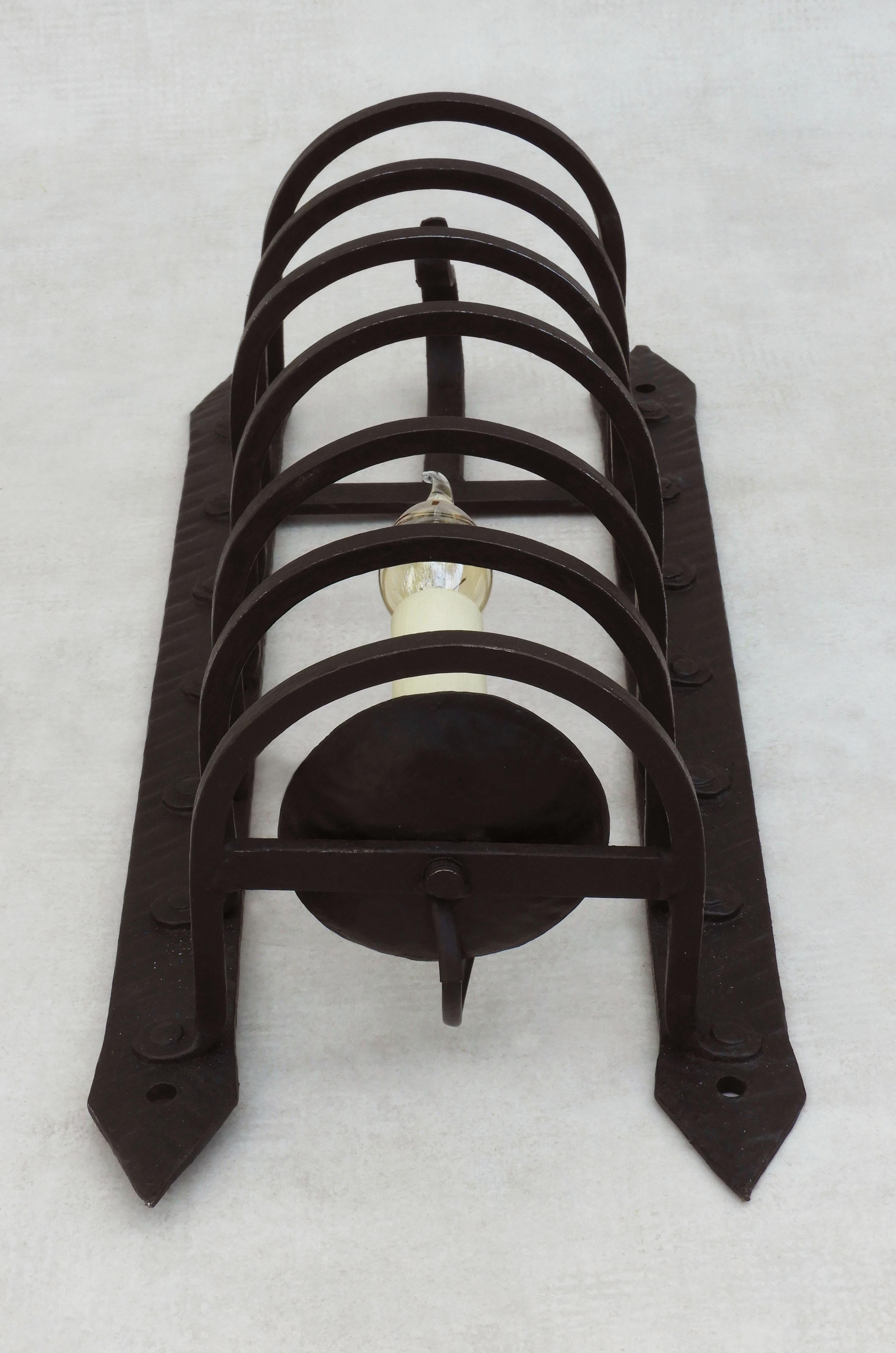 French Wrought Iron Caged Wall Light Sconce, circa 1900 For Sale 2