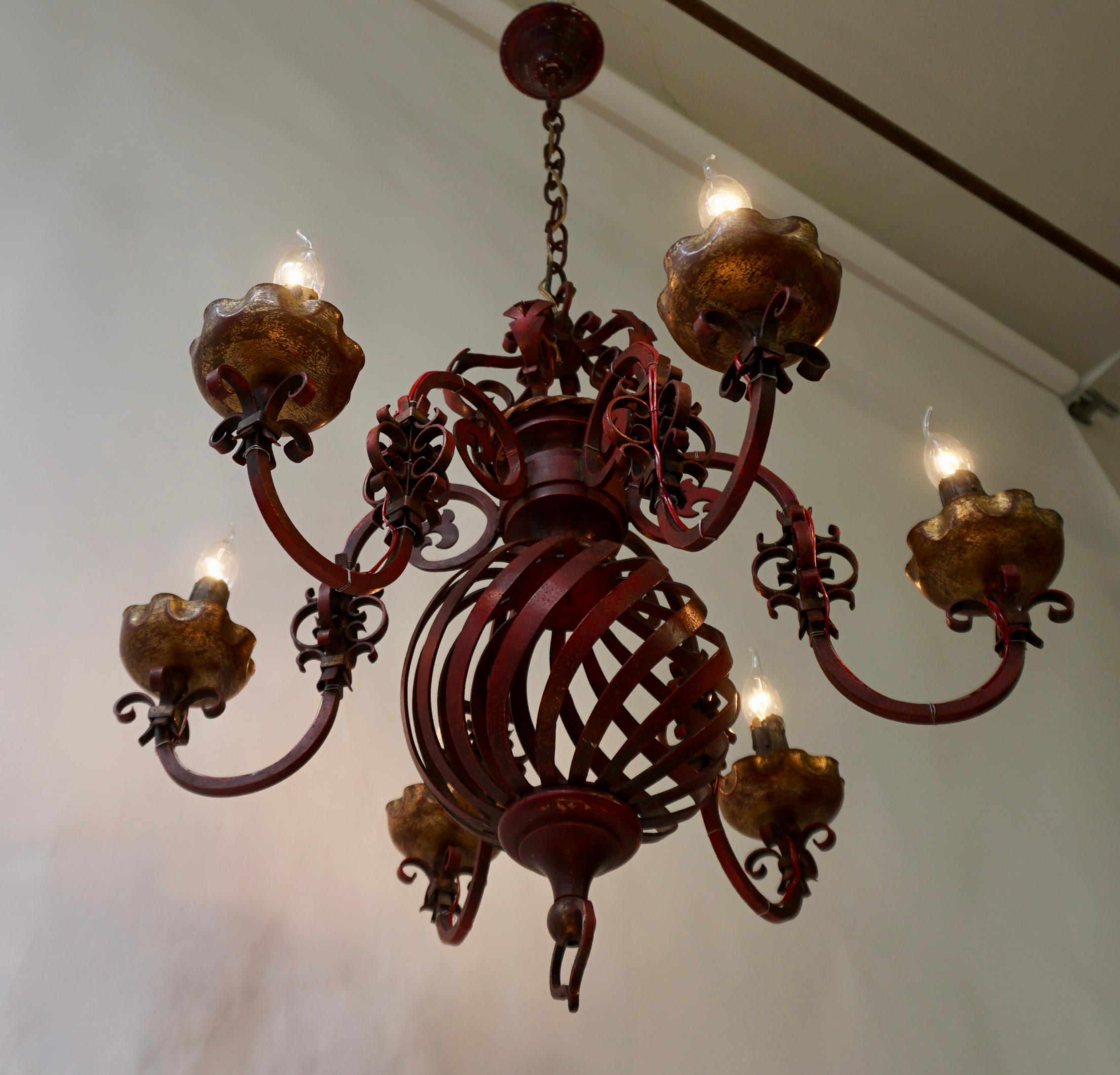 Lampadario francese in ferro battuto in vendita 3