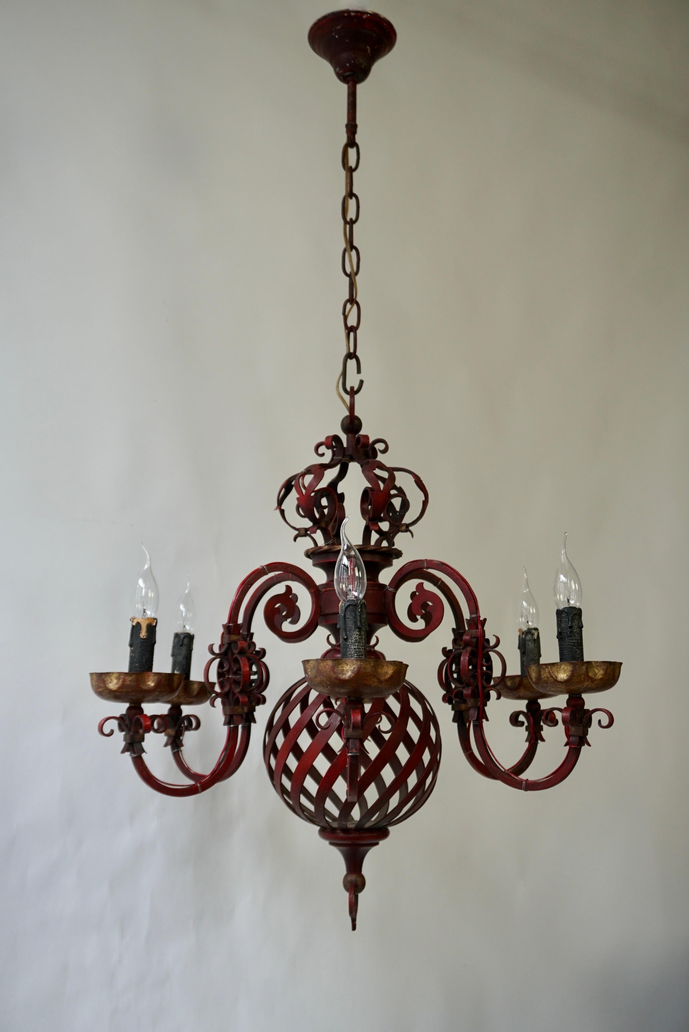 Belga Lampadario francese in ferro battuto in vendita