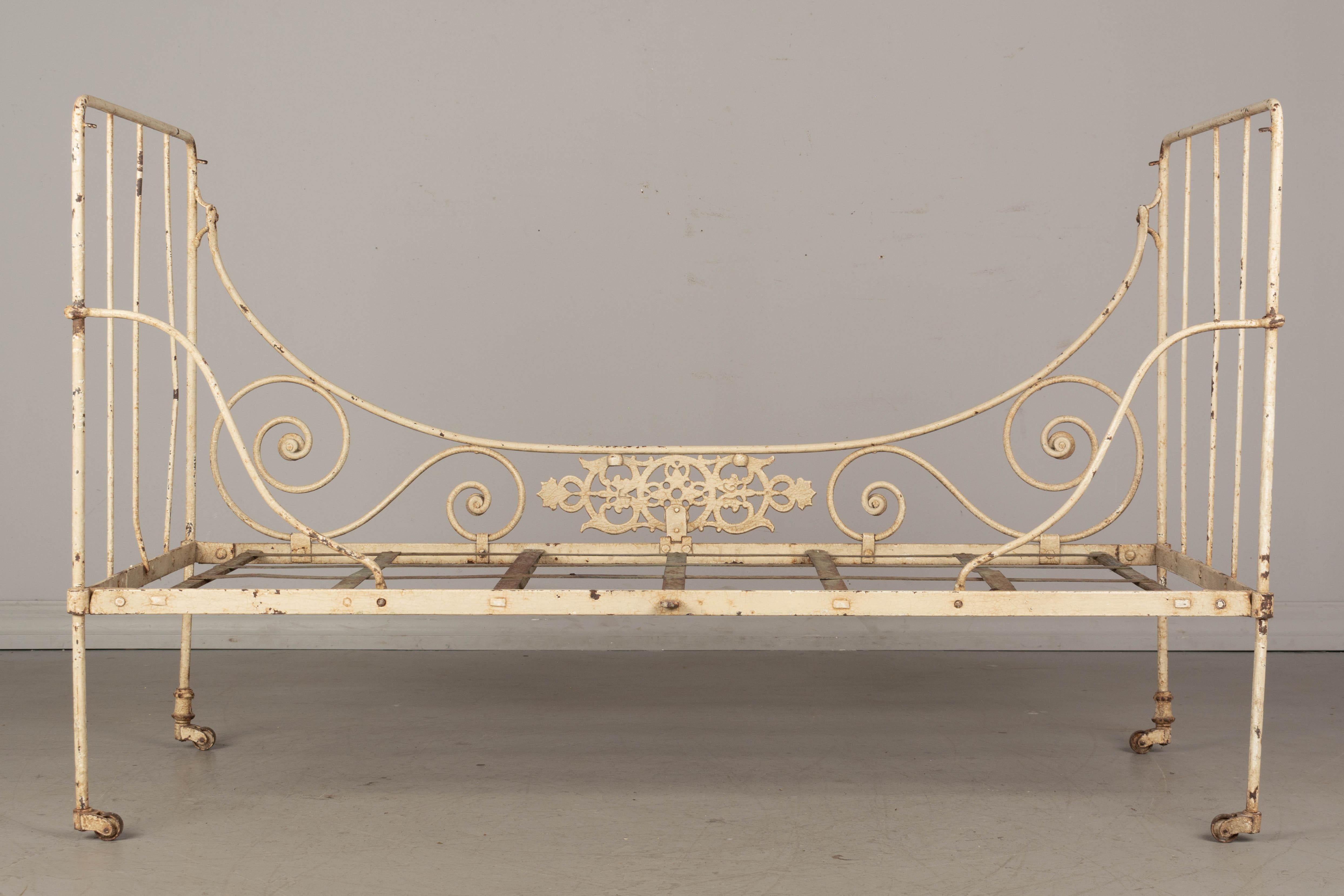 wrought iron day bed