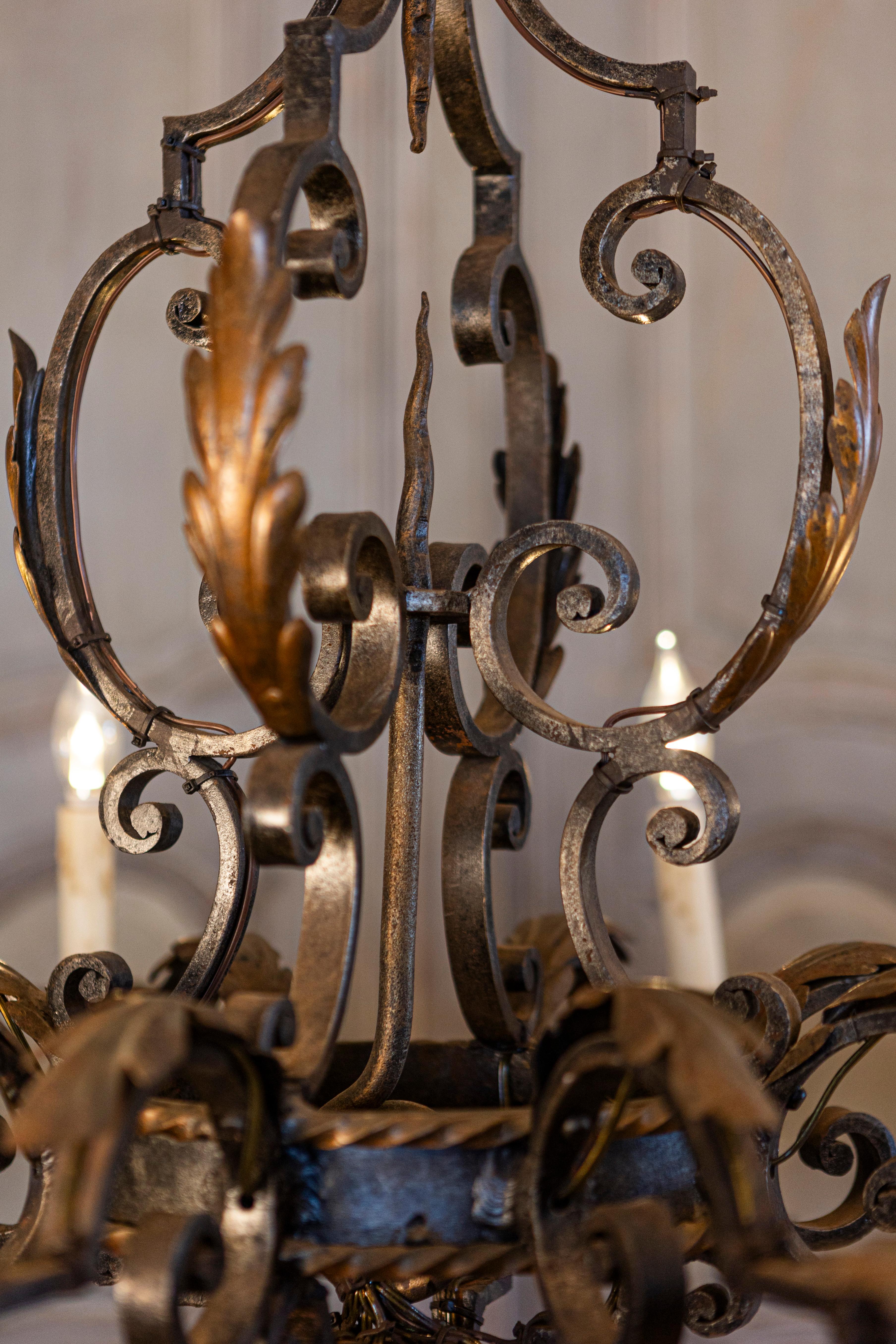 French Wrought Iron Eight-Light Chandelier with Scrolling Arms and Acanthus Leaf For Sale 7