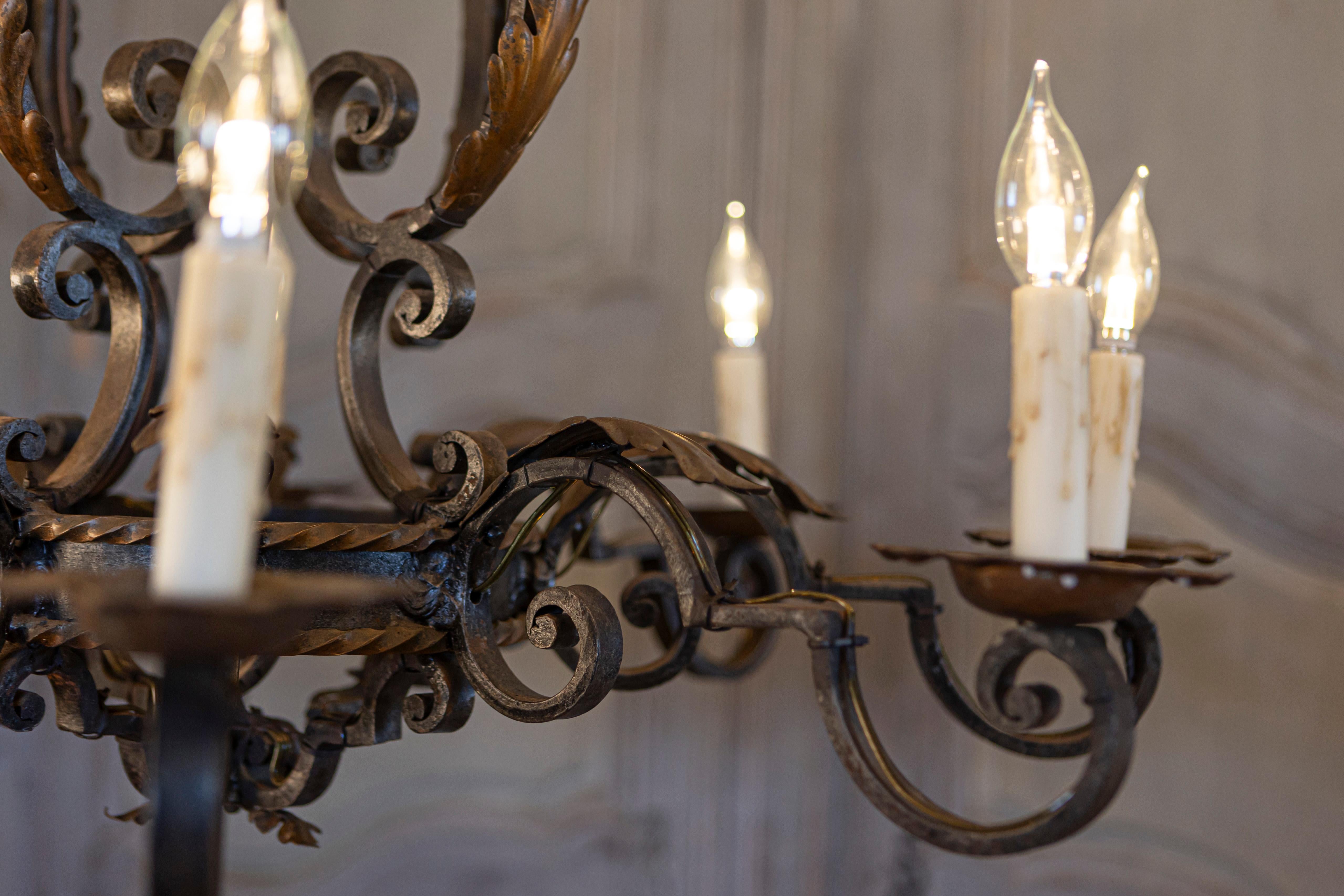 French Wrought Iron Eight-Light Chandelier with Scrolling Arms and Acanthus Leaf For Sale 5