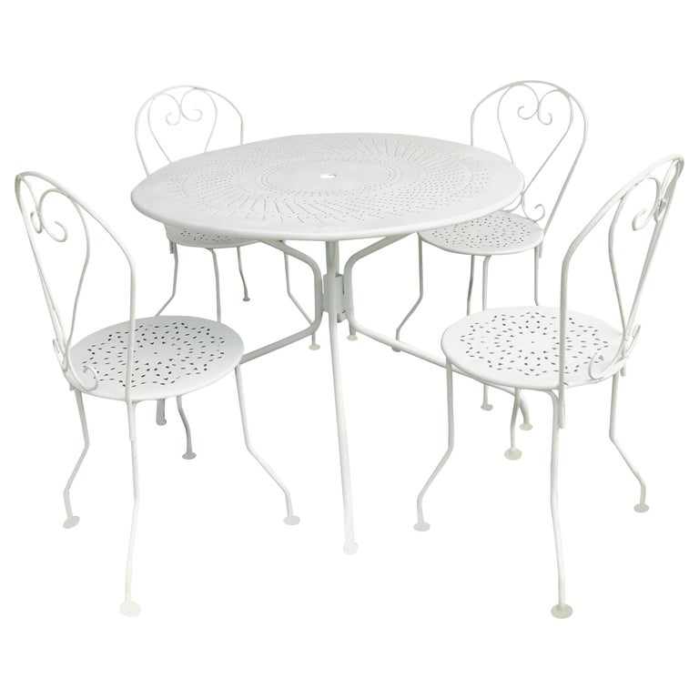 French Wrought Iron Five Piece Dining Set in New White Paint For Sale