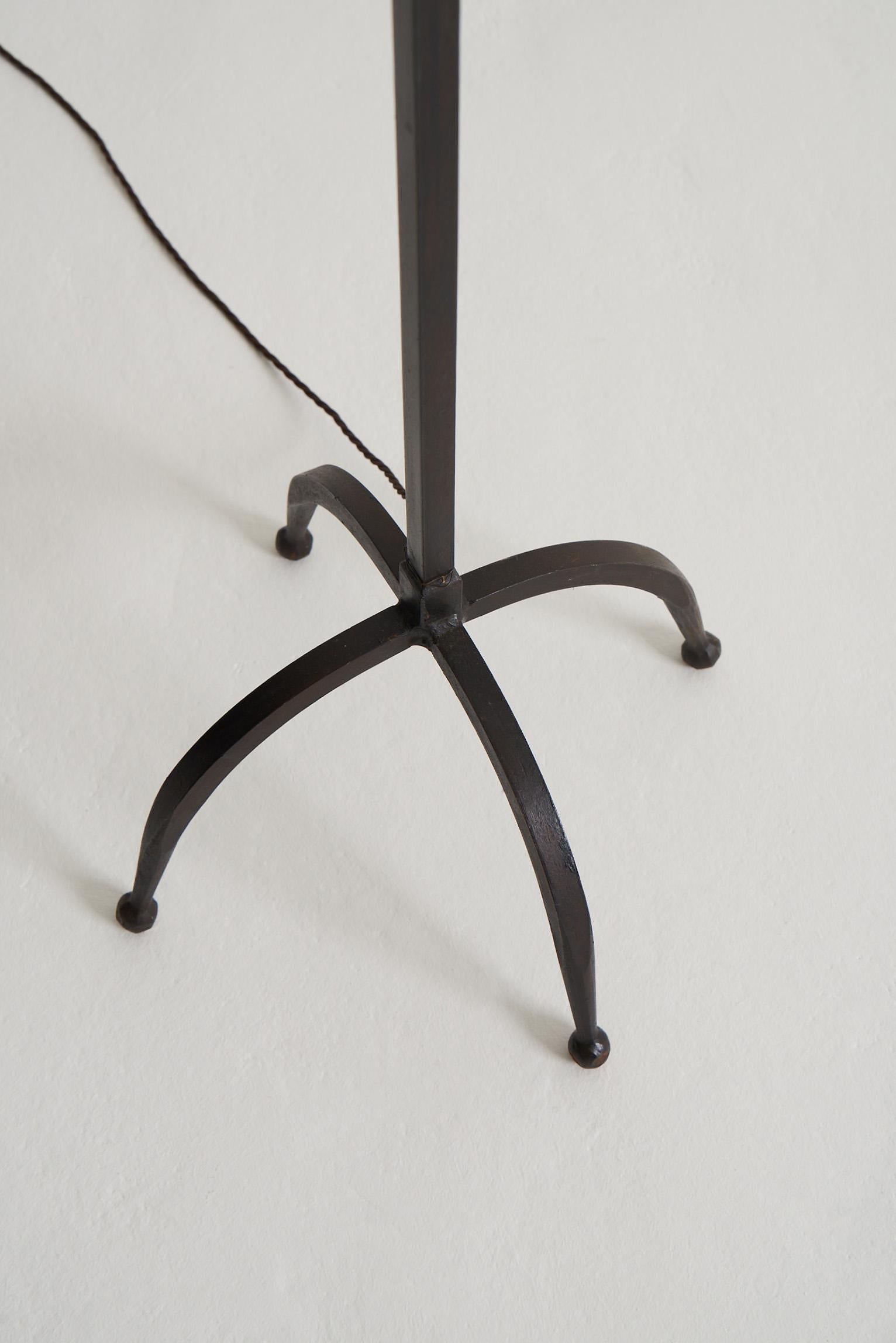 French Wrought Iron Floor Lamp In Good Condition In London, GB
