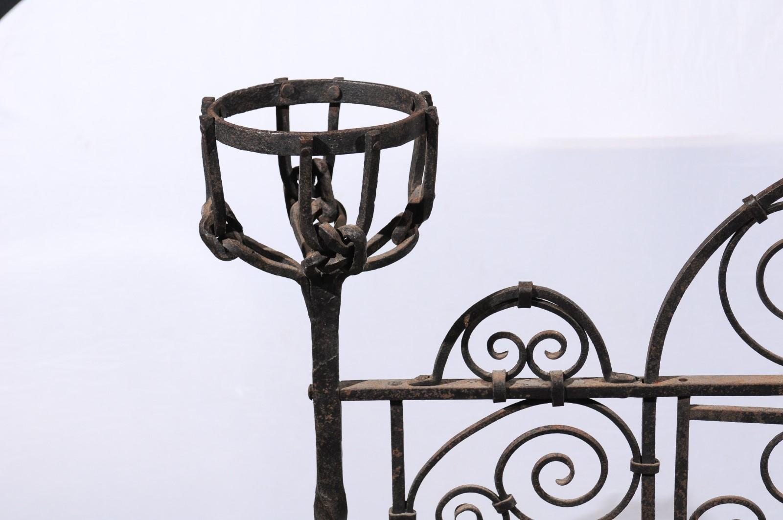Belle Époque French Wrought Iron Freestanding Firescreen with Warming Holders, circa 1880 For Sale