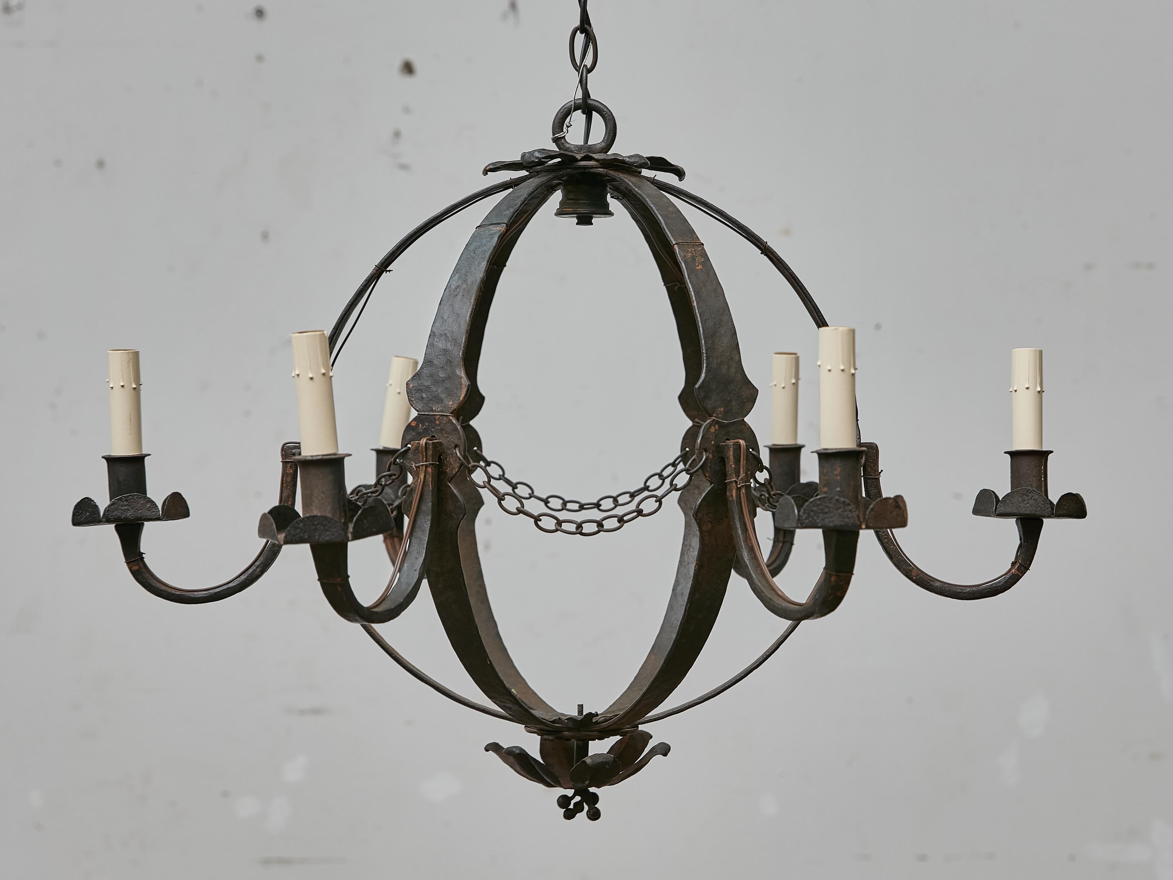 Lampadario a globo francese in ferro battuto con sei bracci a spirale, CIRCA 1900 in vendita 5