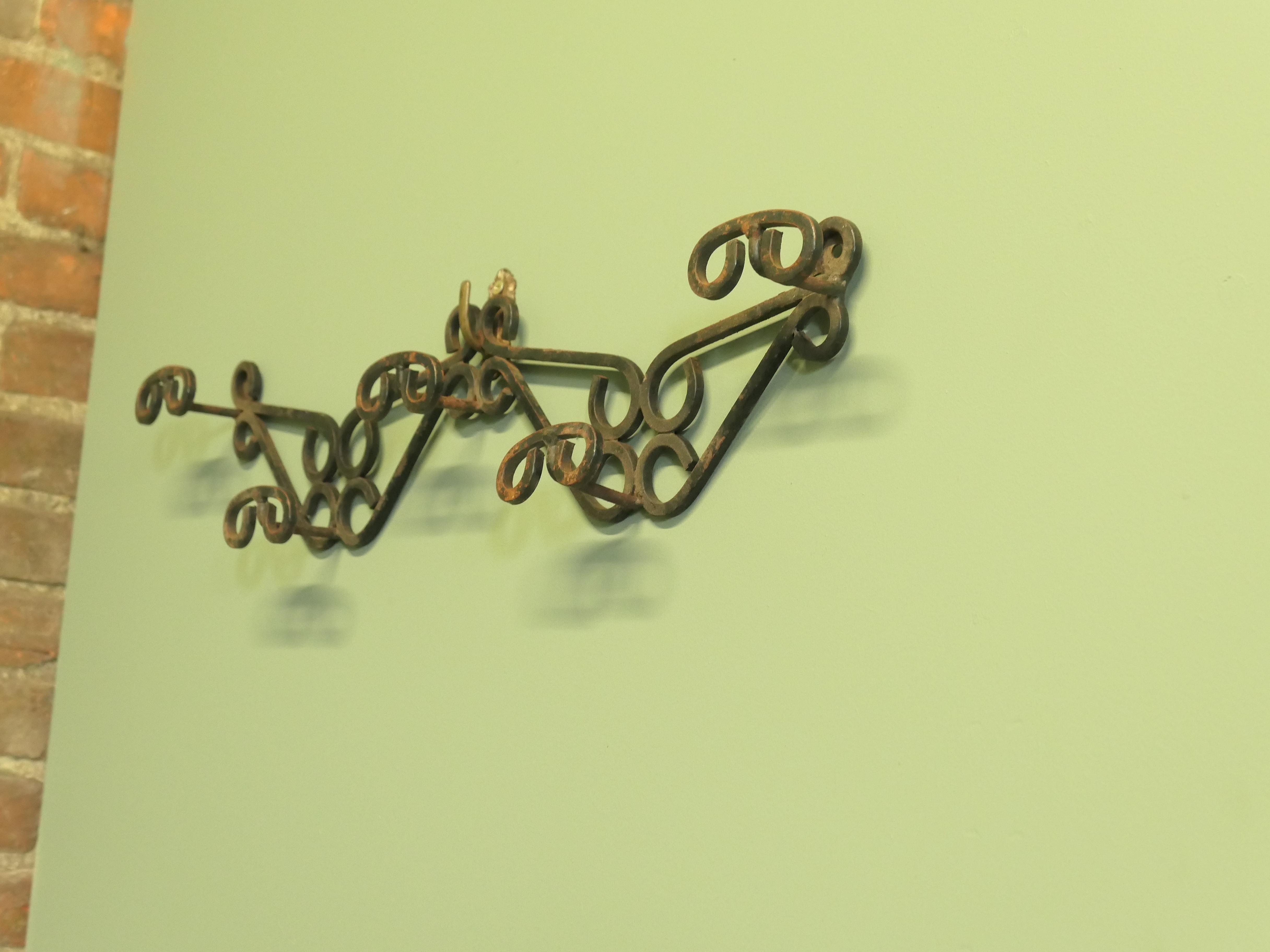 Appendiabiti e cappelliera francese in ferro battuto Si tratta di un pezzo di ferro di alta qualità. In condizioni buone in vendita a Godshill, Isle of Wight