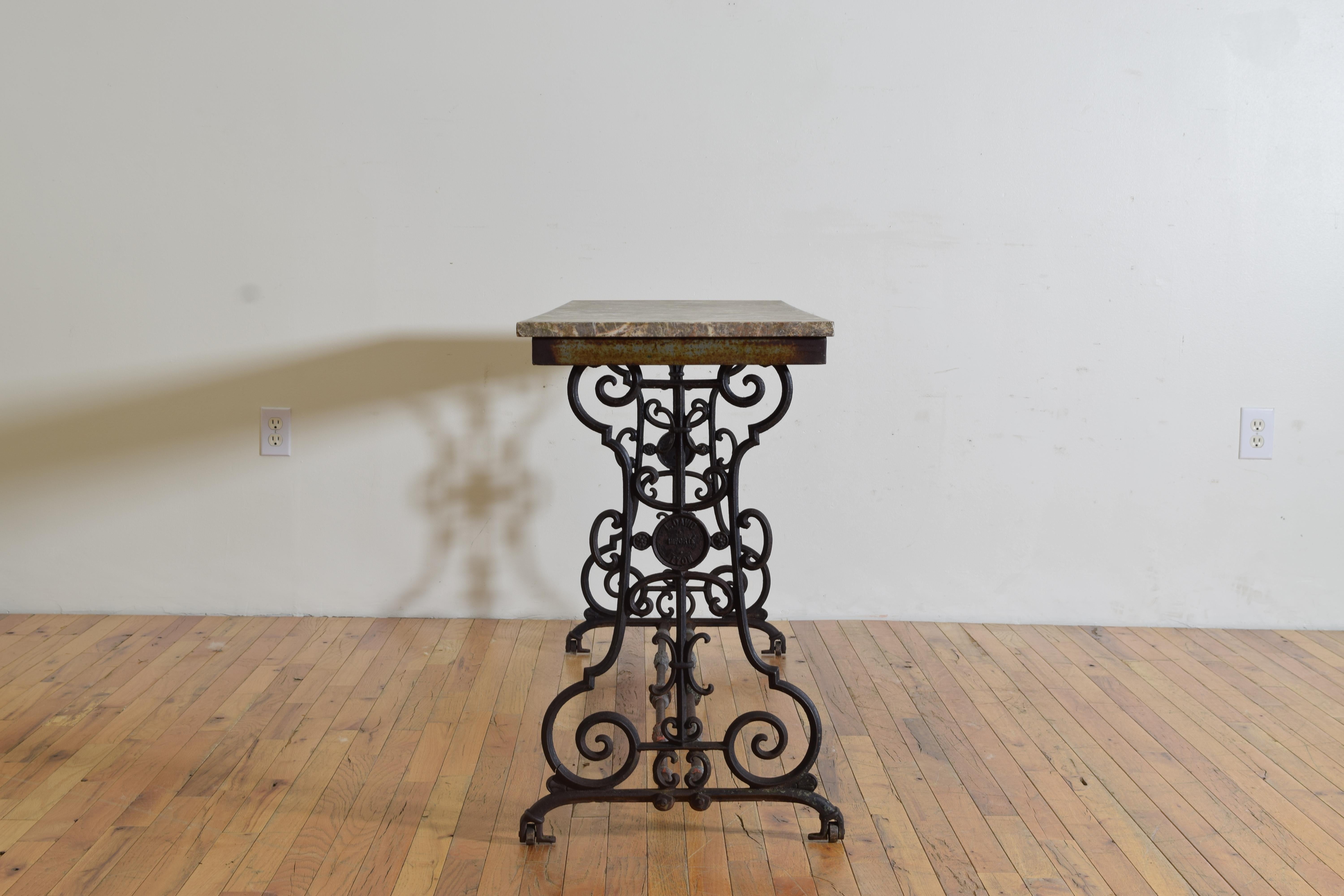 French Wrought Iron & Marble Garden Table, L. David, Lyon, 1st quarter 20th cen. In Good Condition For Sale In Atlanta, GA