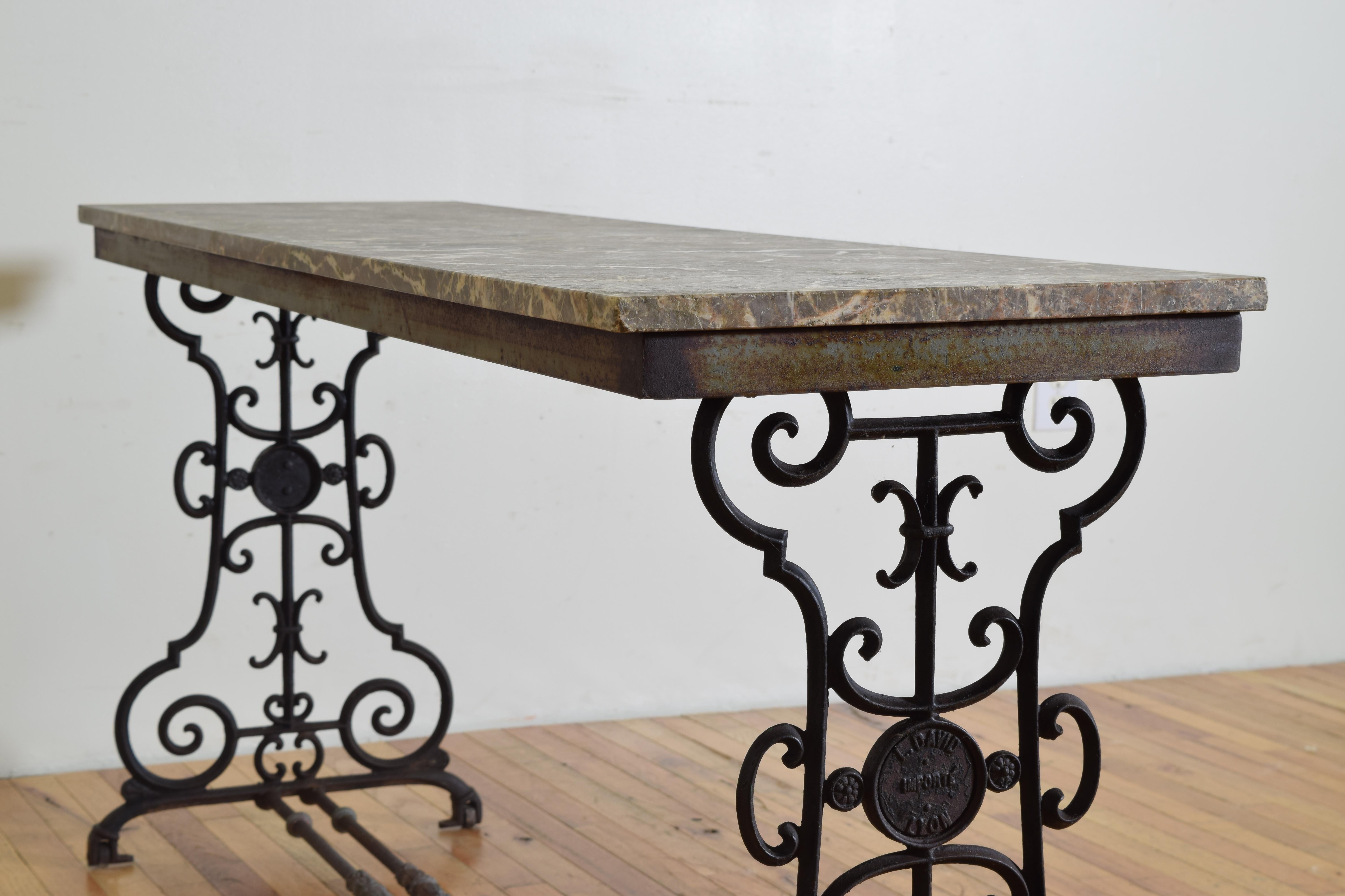 French Wrought Iron & Marble Garden Table, L. David, Lyon, 1st quarter 20th cen. For Sale 2