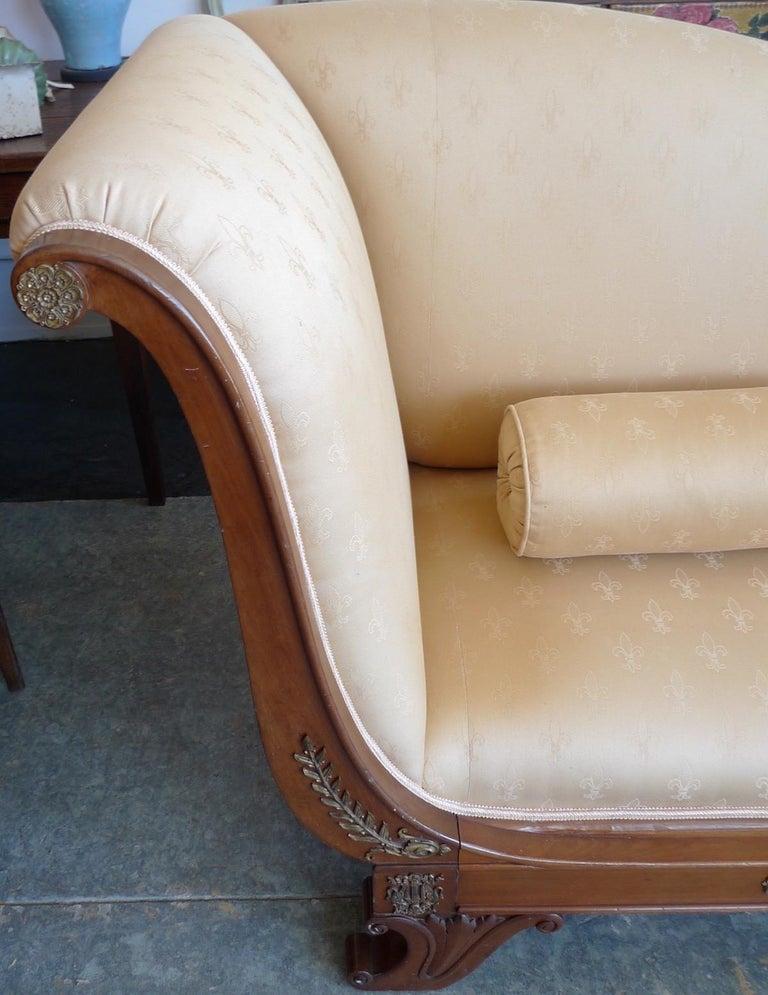 French xix Empire Walnut Chaise Lounge Reupholstered with Vintage Fabric 7
