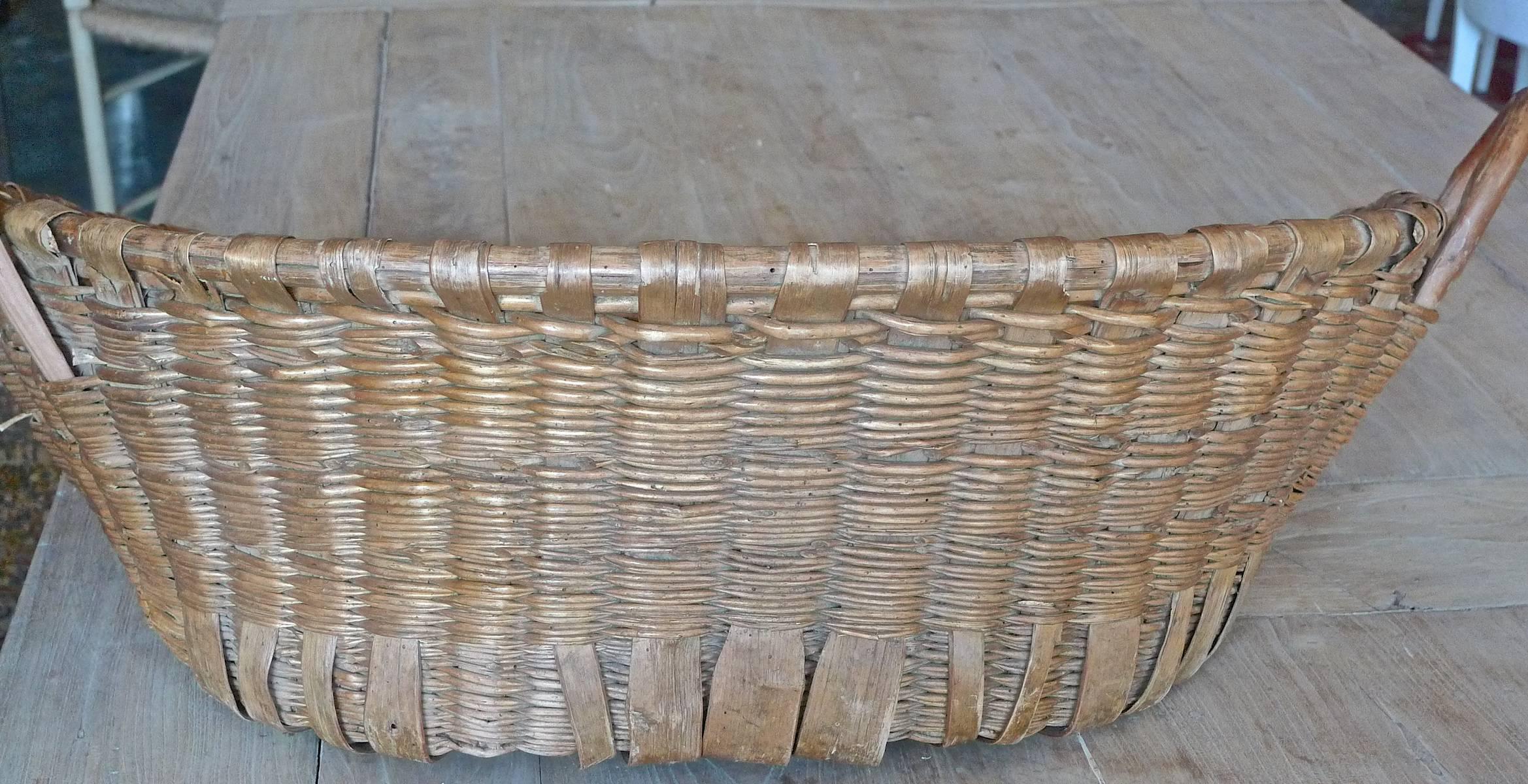 French 19th Century Large Fruit and Vegetable Wicker Basket 3