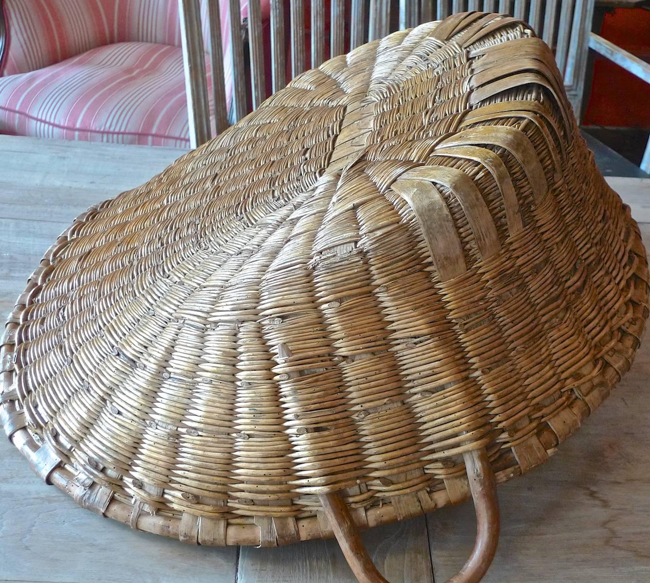 French 19th Century Large Fruit and Vegetable Wicker Basket 5