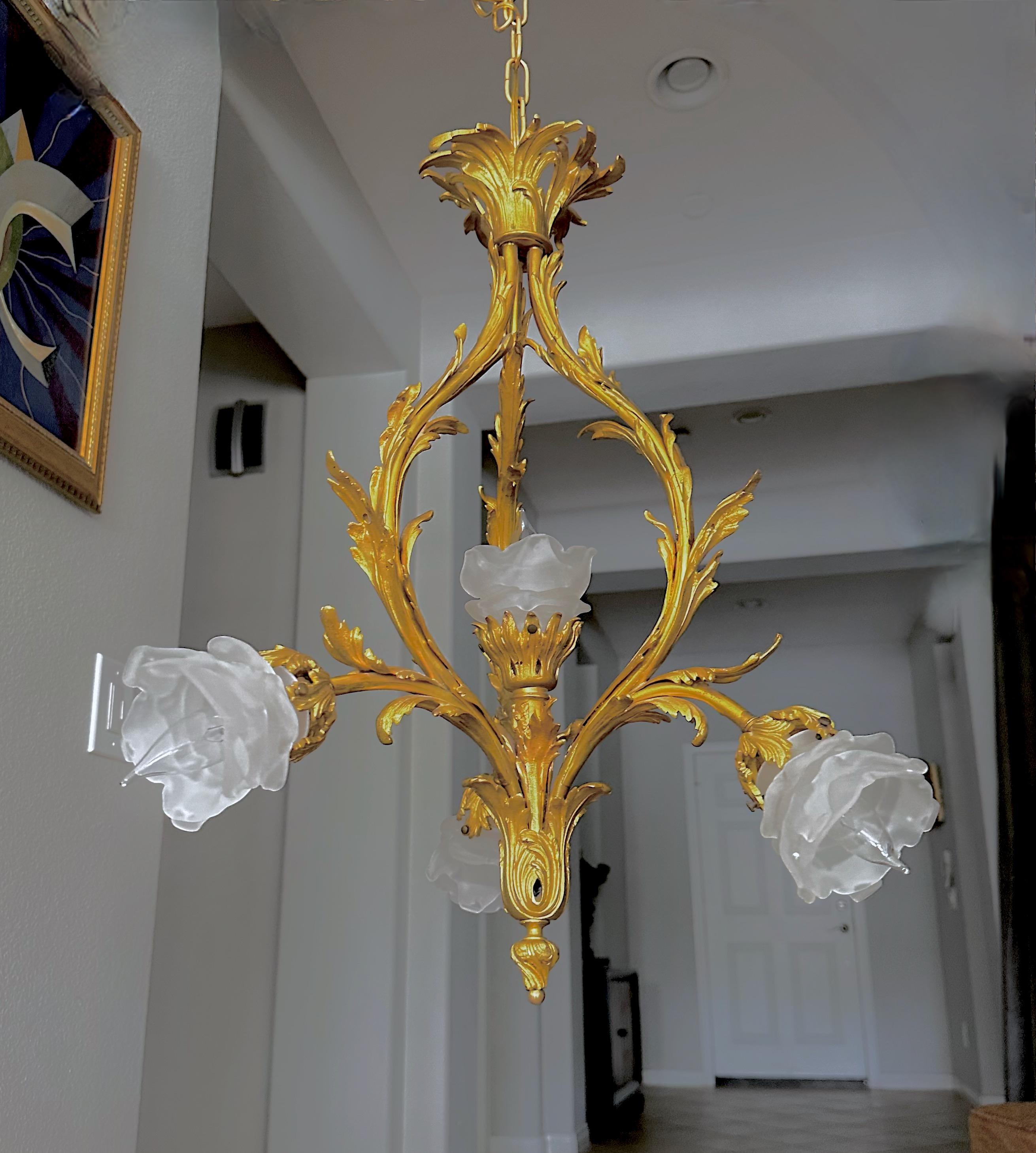 French XV Style Gilt bronze Rose Glass Pendant Chandelier In Good Condition In Palm Springs, CA