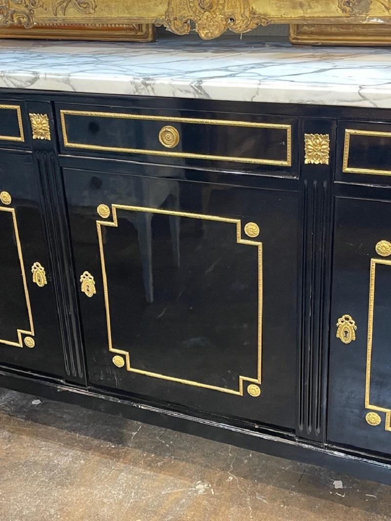 French XVI Style D-Shaped Sideboard In Good Condition In Dallas, TX