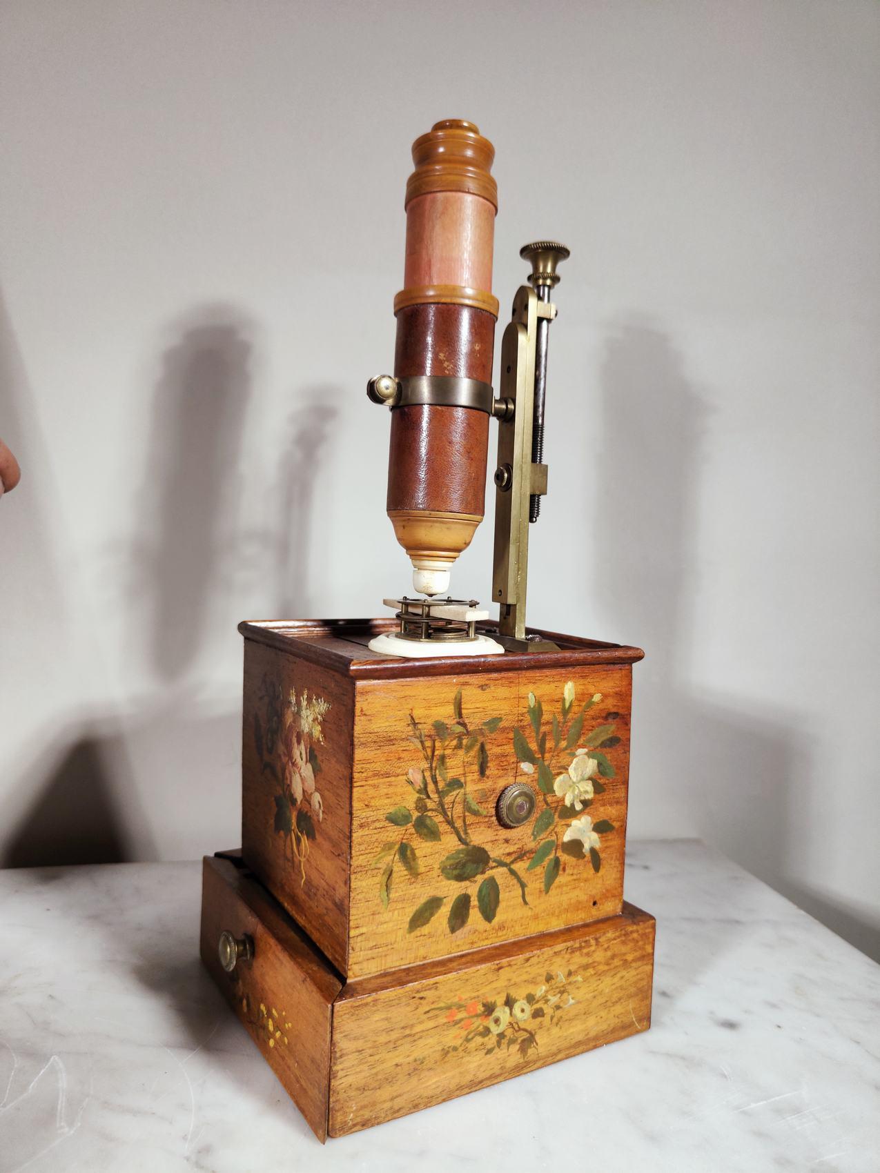 French XVIII TH box microscope for the privilege of the King For Sale 14