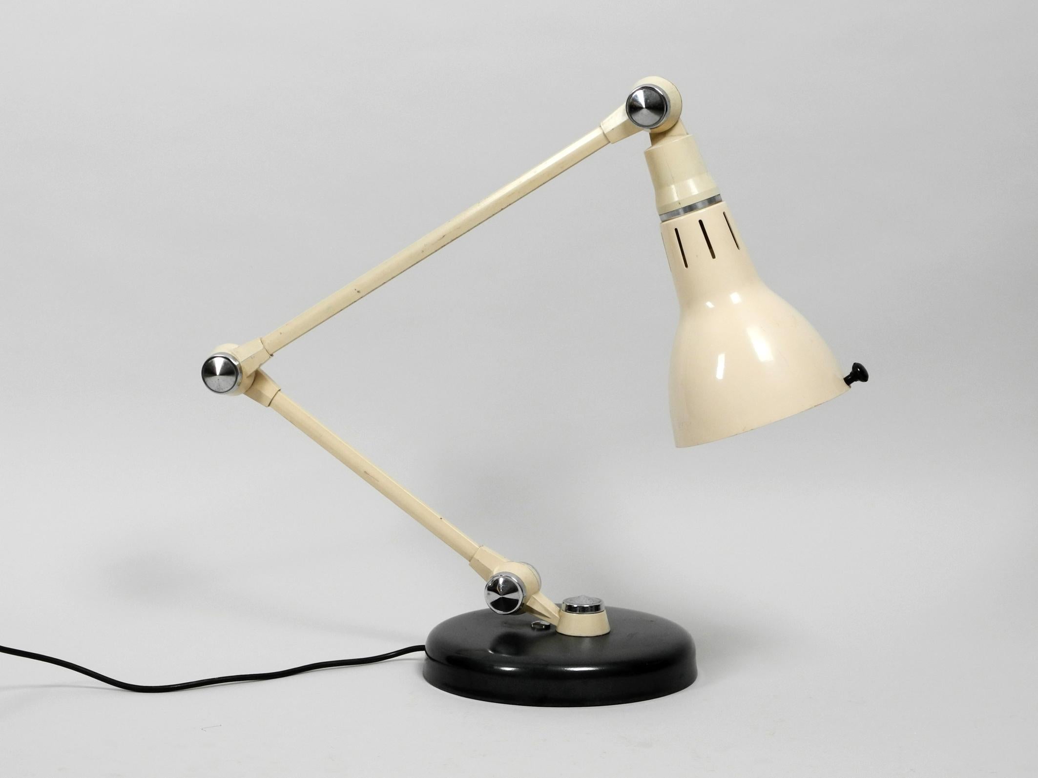 Extra Large Mid-Century Modern Metal Jointed Arm Table Lamp in Original Paint In Good Condition In München, DE