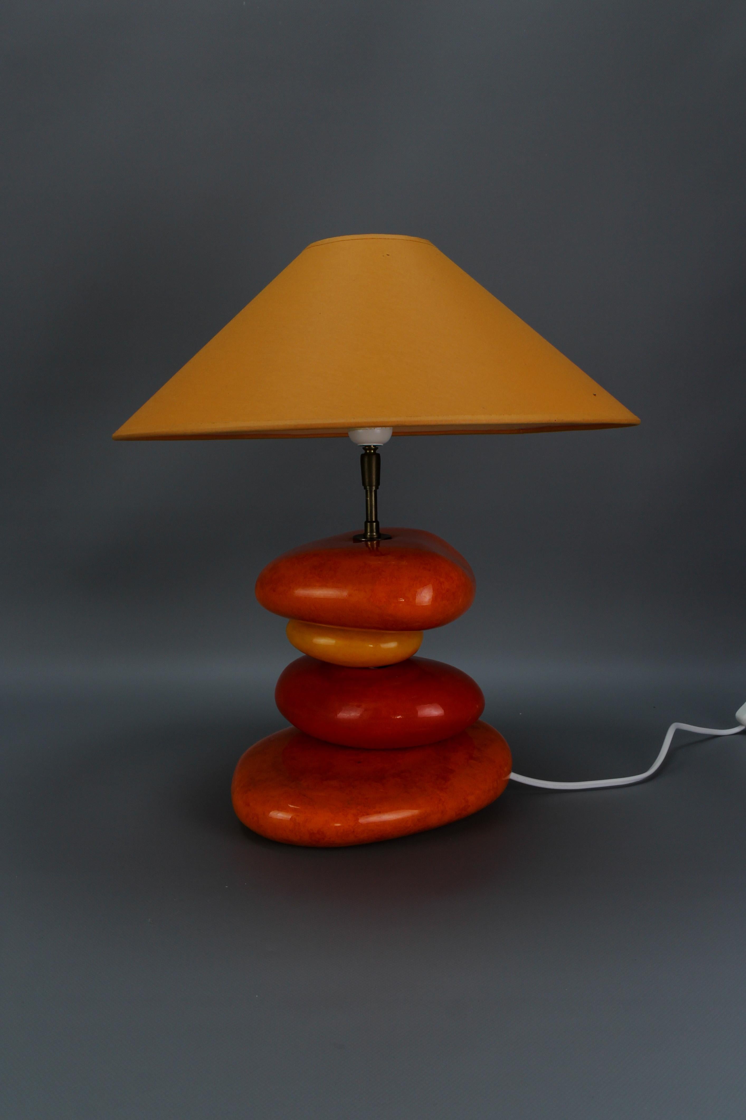 Lampe de table en céramique émaillée jaune et orange de François Châtain 4