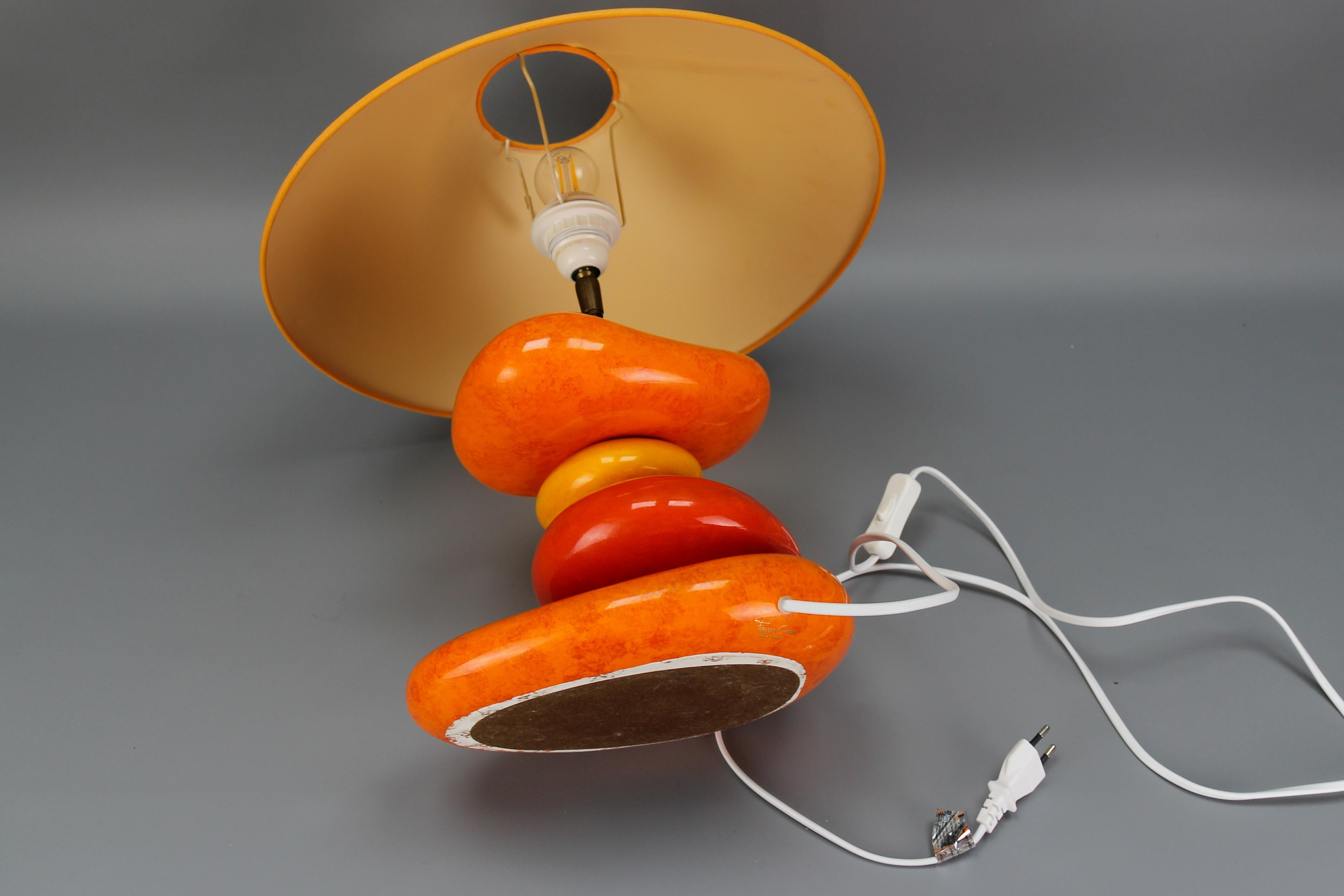 Lampe de table en céramique émaillée jaune et orange de François Châtain 9