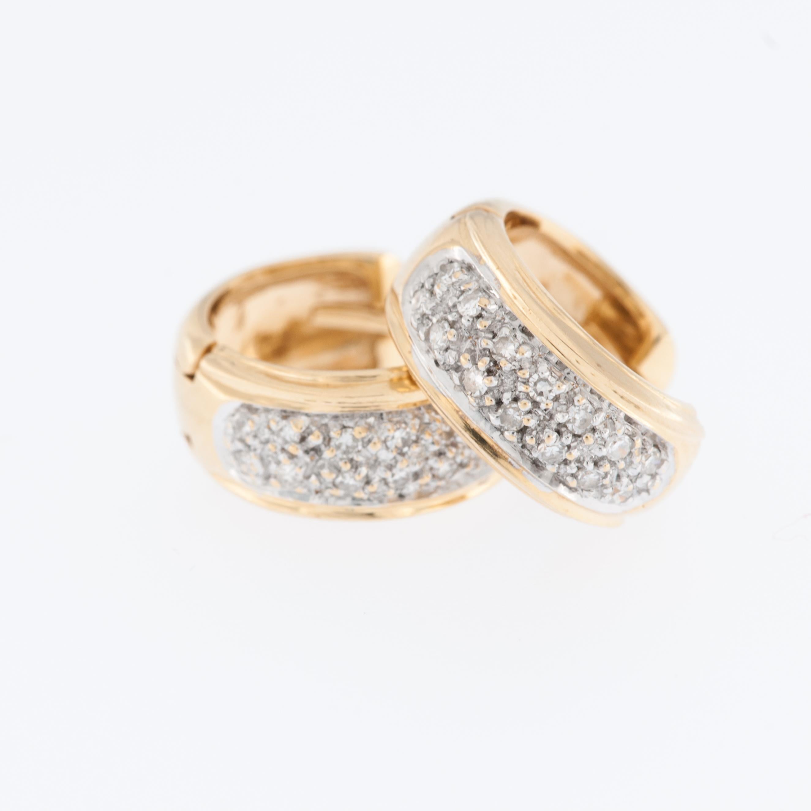 Moderno Orecchini francesi in oro giallo e bianco con diamanti in vendita