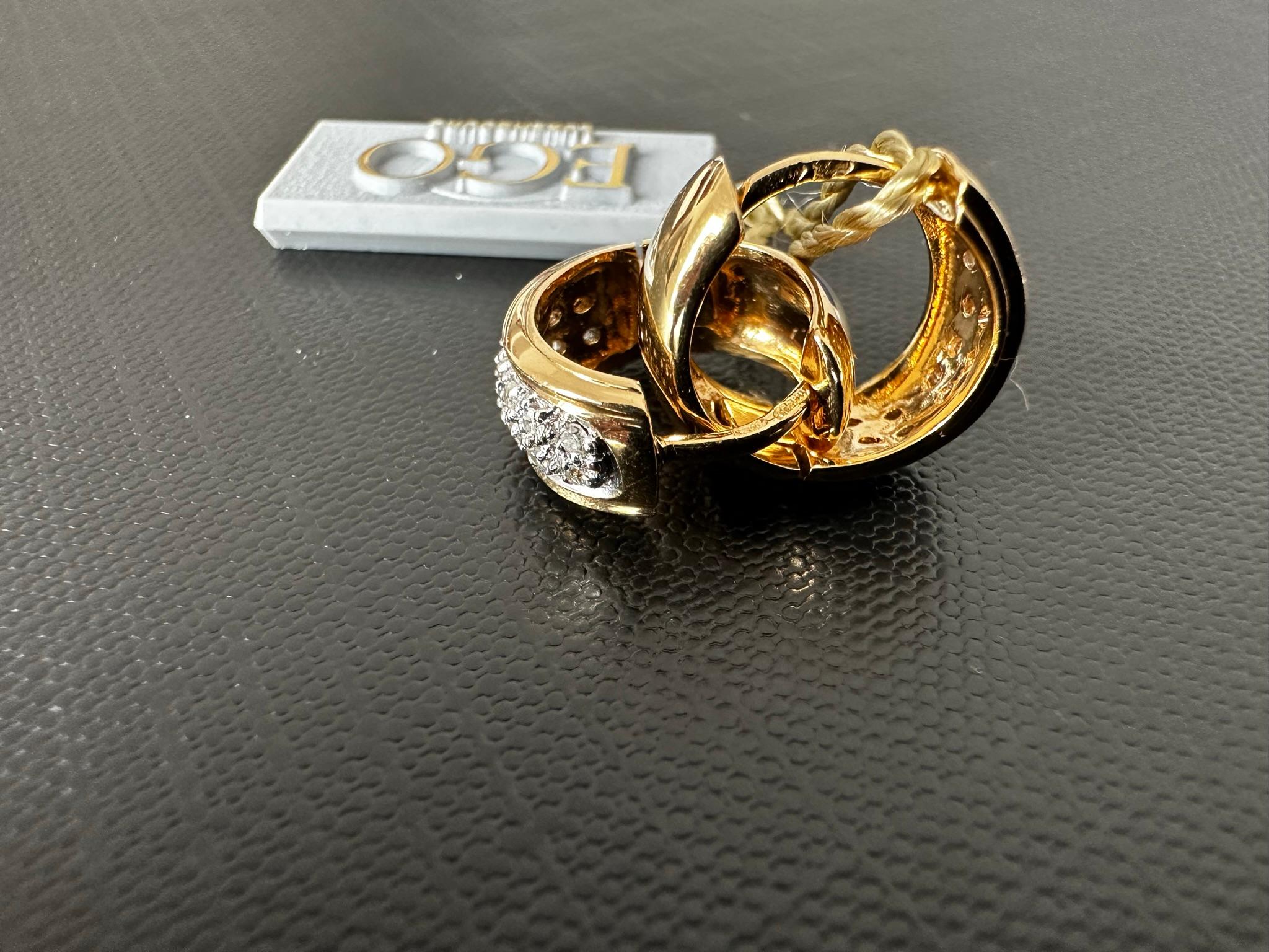 Donna Orecchini francesi in oro giallo e bianco con diamanti in vendita