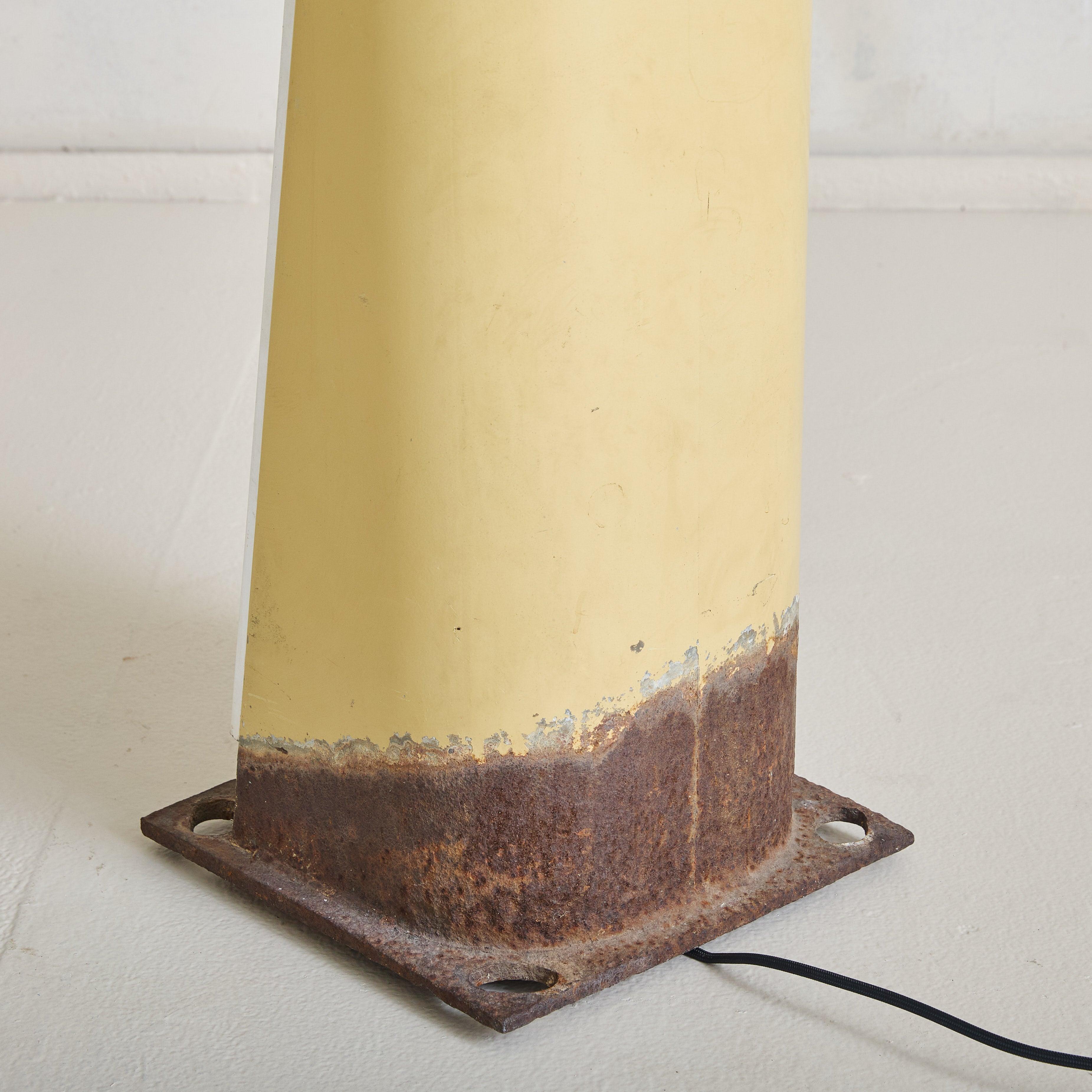 Französische gelbe Bollard-Lampe von Jean Balladur, 1969 im Angebot 4