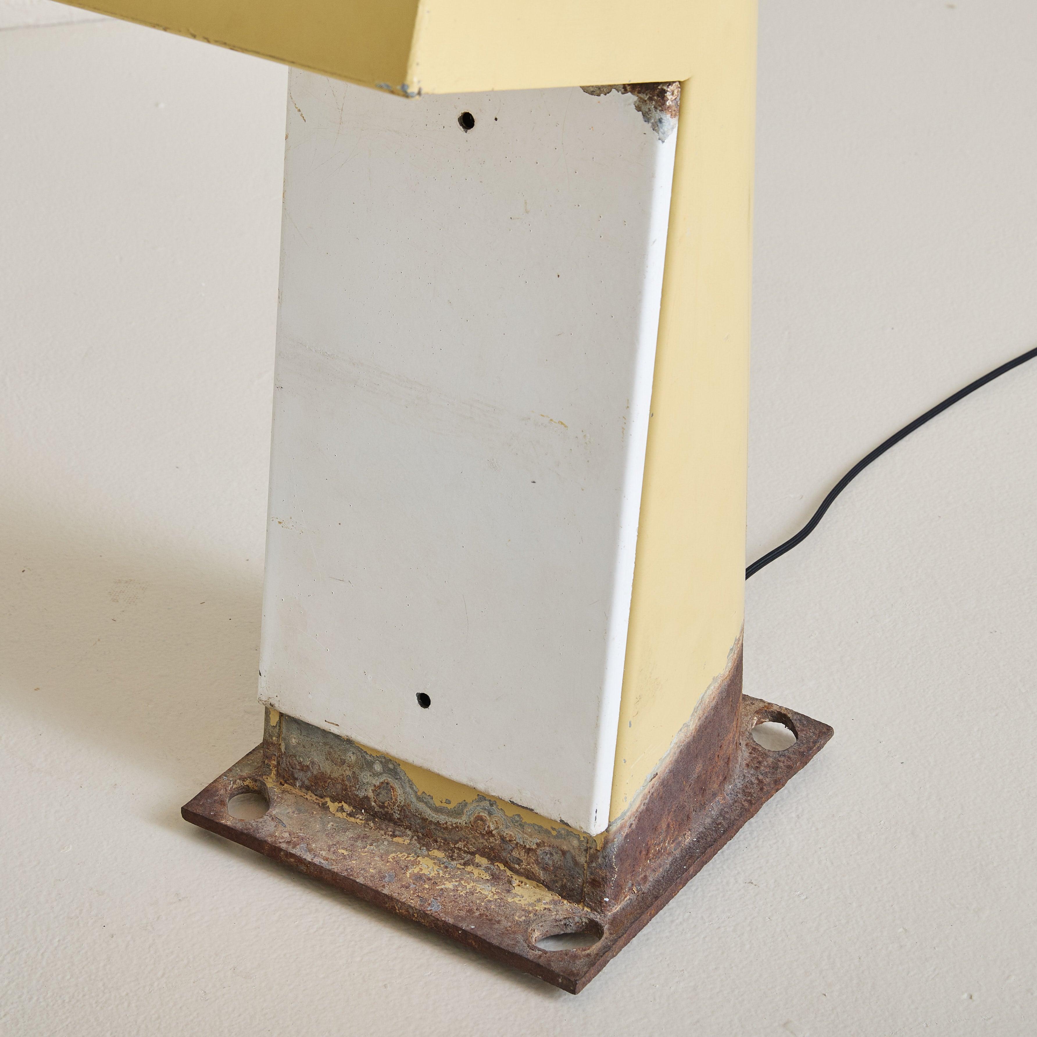 Französische gelbe Bollard-Lampe von Jean Balladur, 1969 (Mitte des 20. Jahrhunderts) im Angebot
