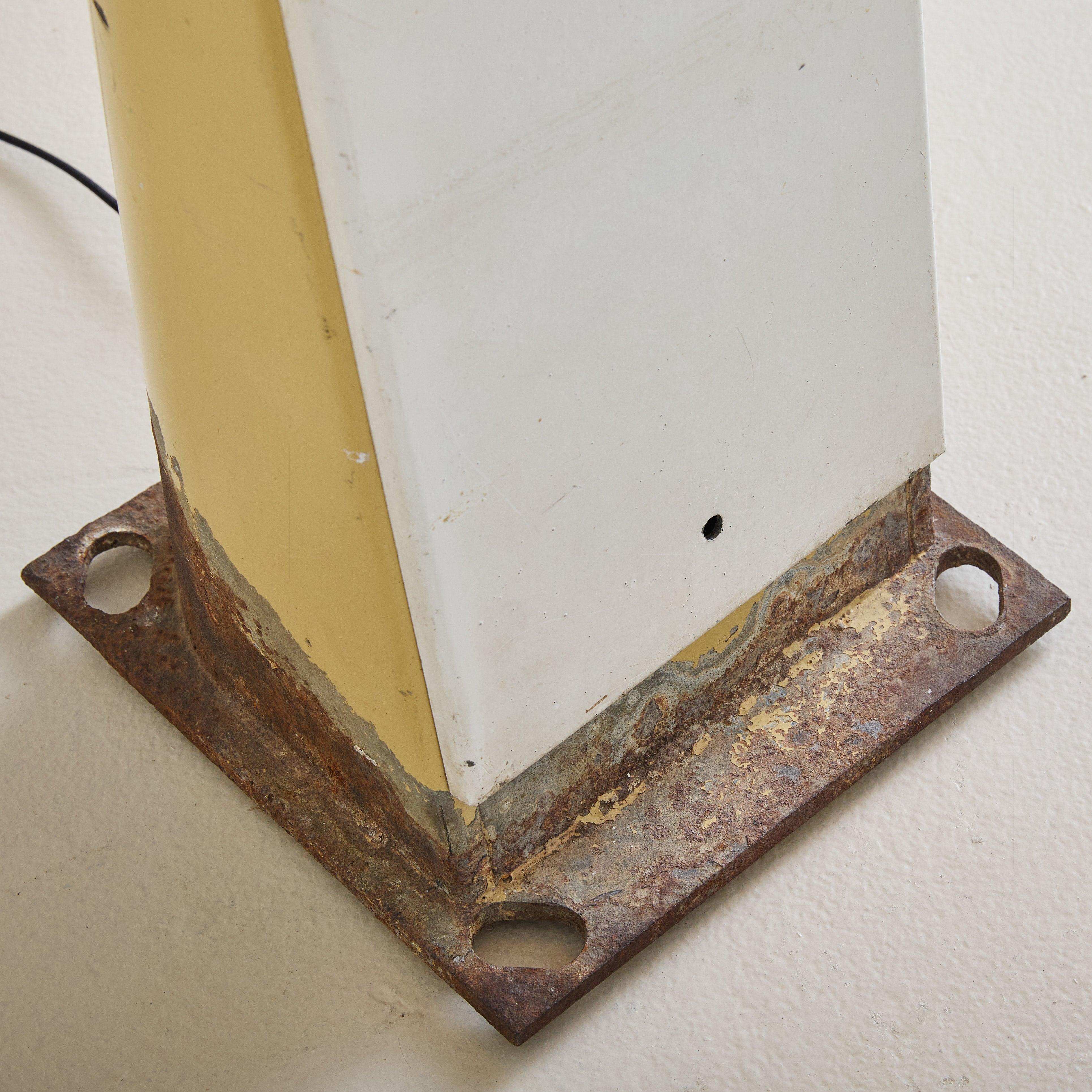 Französische gelbe Bollard-Lampe von Jean Balladur, 1969 im Angebot 3