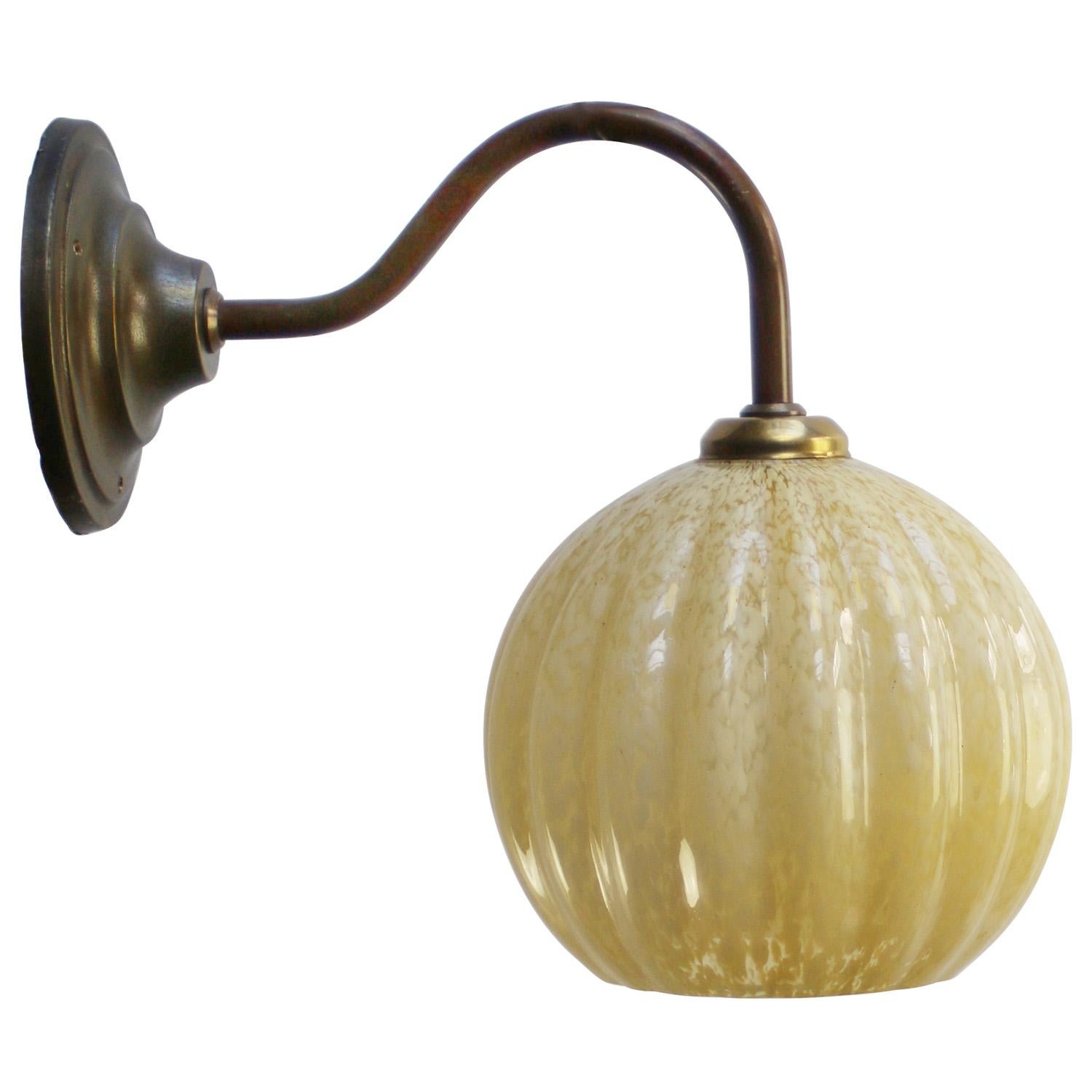 Lampada da parete francese
