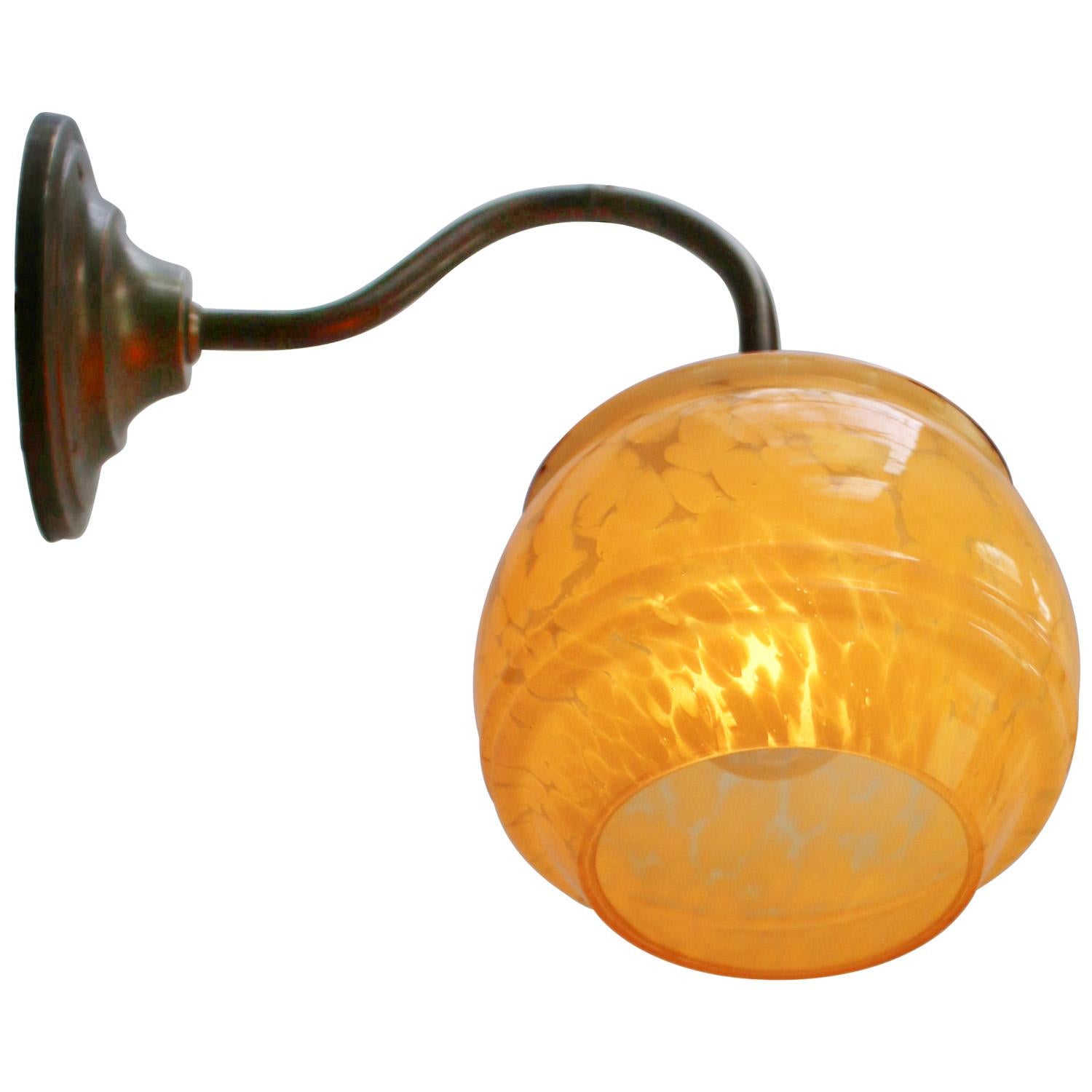 Appliques en laiton, verre Clichy, jaune, français Bon état - En vente à Amsterdam, NL