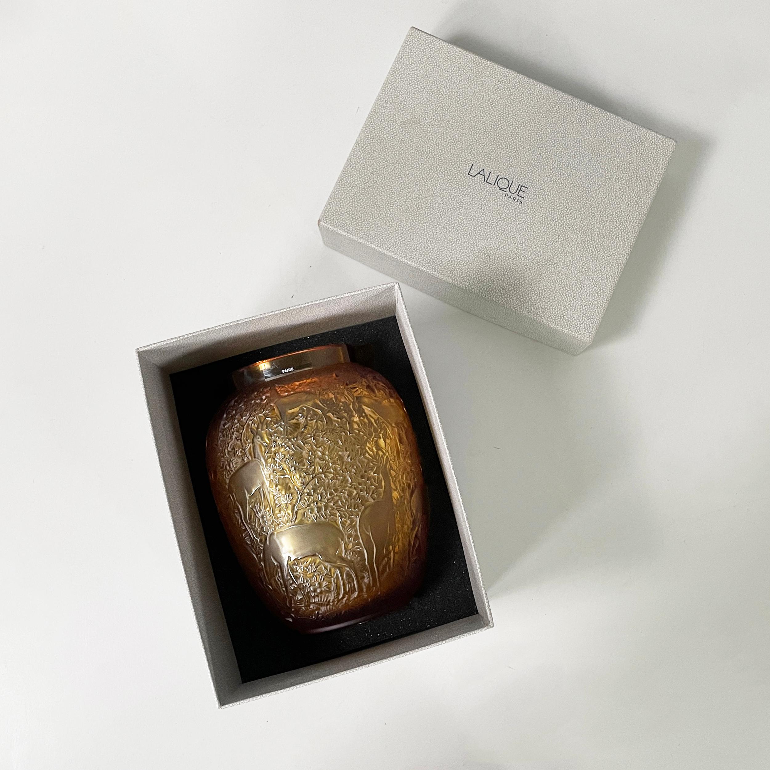 French Yellow glass vase with relief of deer and wood by Lalique, 1900-1990s In Good Condition In MIlano, IT
