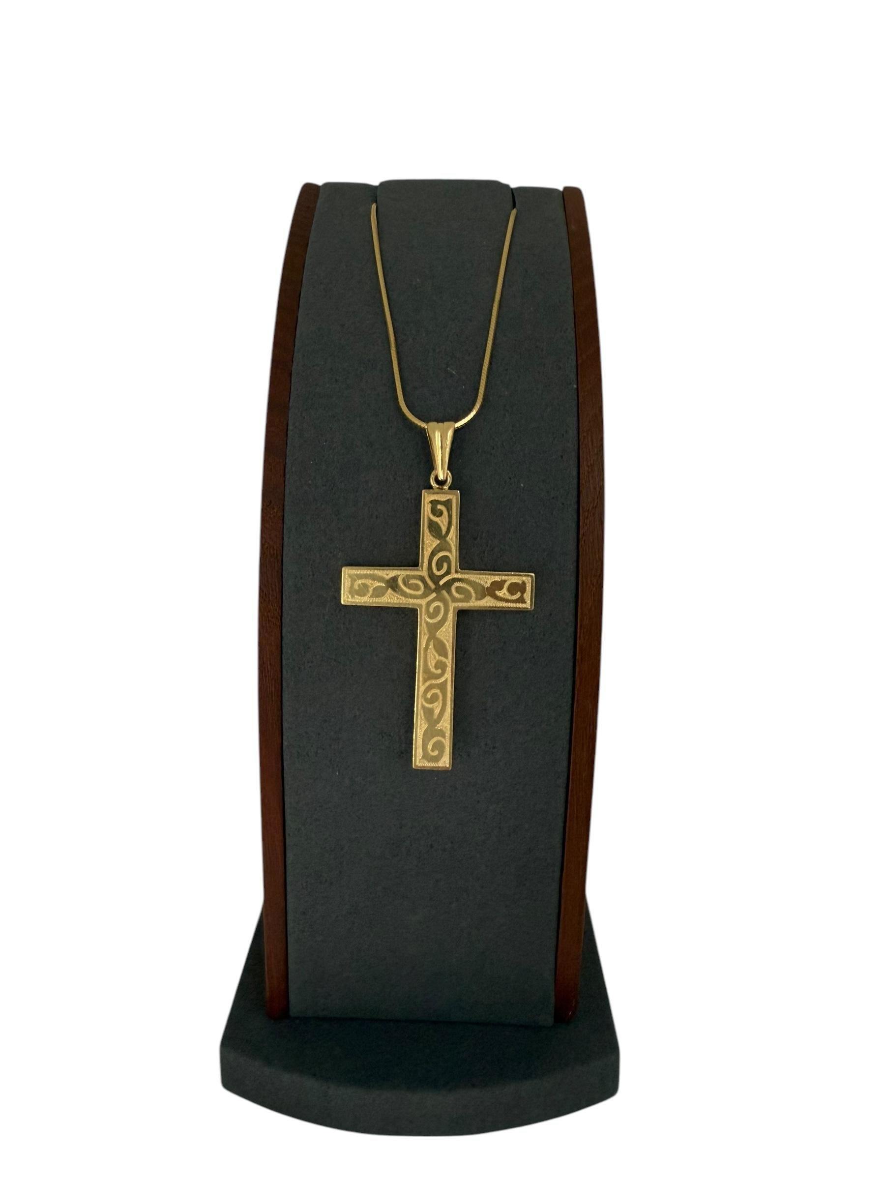 Moderne Motifs de feuilles de croix en or jaune français en vente