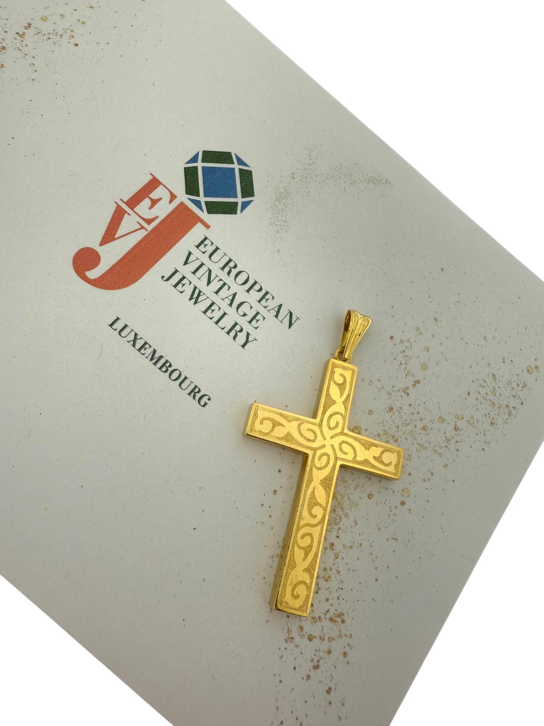 Motifs de feuilles de croix en or jaune français en vente 2