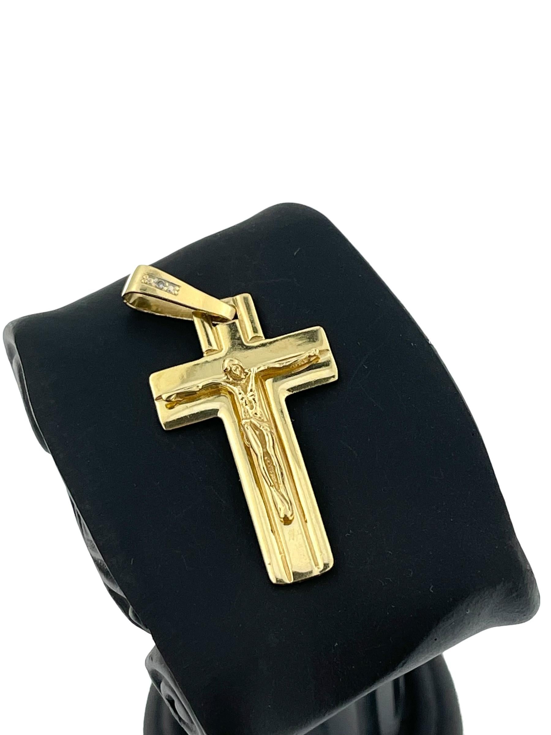 The French Yellow Gold Crucifix is a stunning piece of religious jewelry that embodies both elegance and faith. Crafted from luxurious 18-karat yellow gold in the French style, this crucifix pendant is a timeless symbol of Christianity.

The