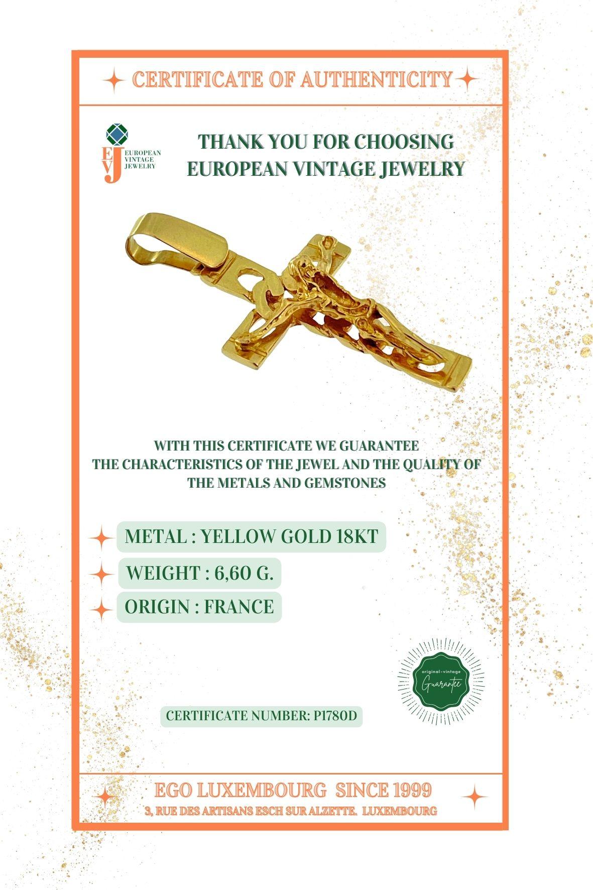 Crocifisso francese in oro giallo con design a catena in vendita 1