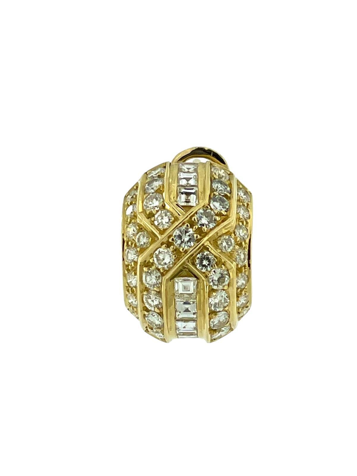 Boucles d'oreilles françaises en or jaune avec 2,50 carats de diamants Pour femmes en vente