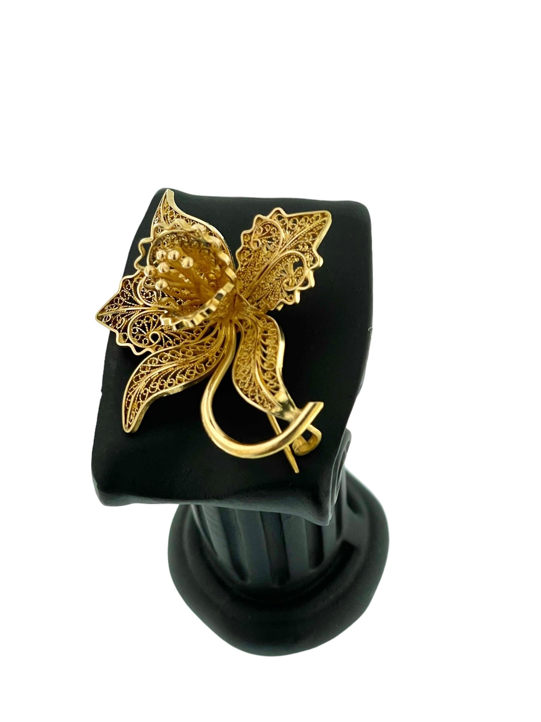 French Yellow Gold Filigree Flower Brooche In Good Condition For Sale In Esch sur Alzette, Esch-sur-Alzette