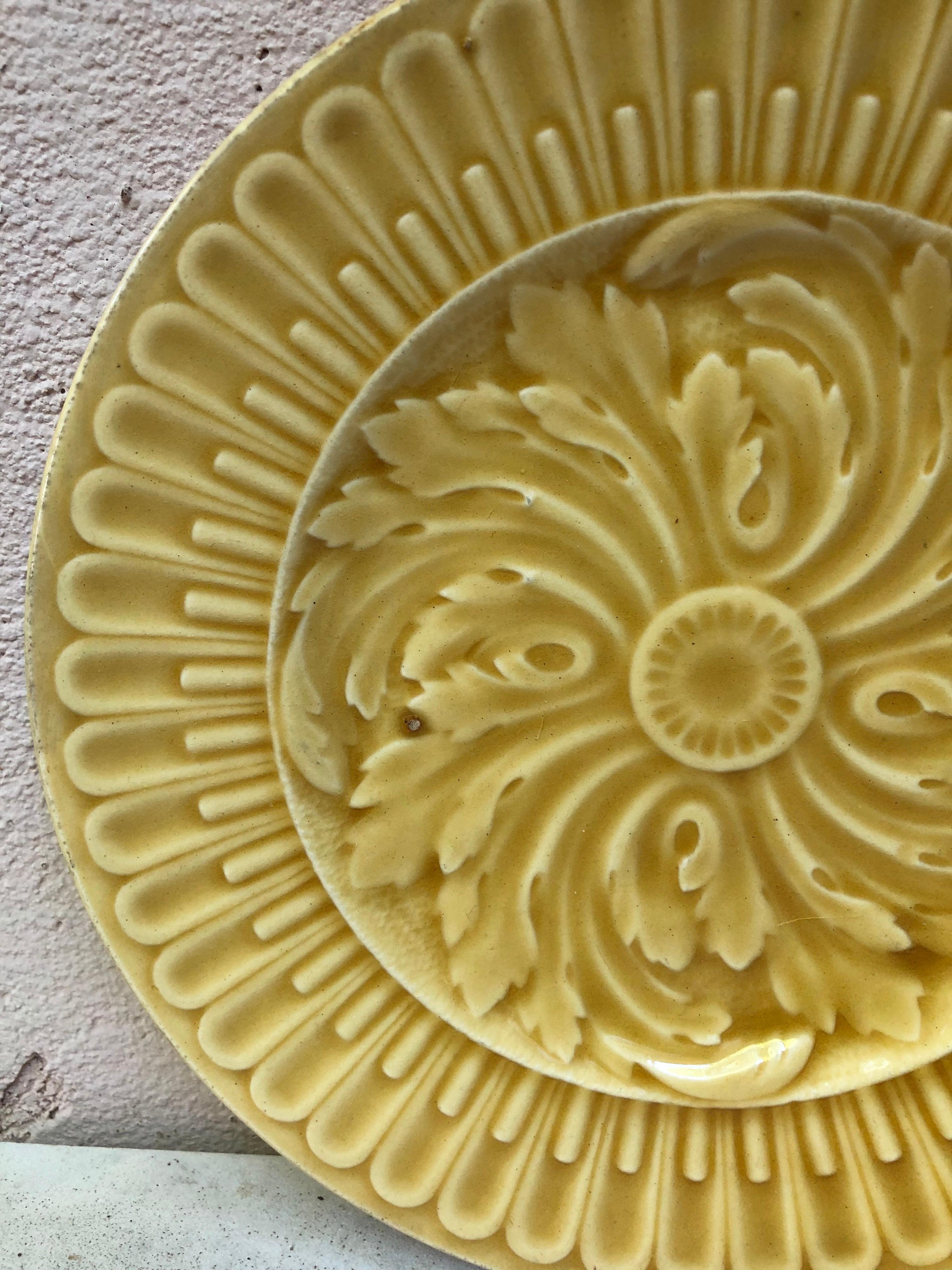 French yellow Majolica acanthus plate, circa 1890.
Rare color usually in green.