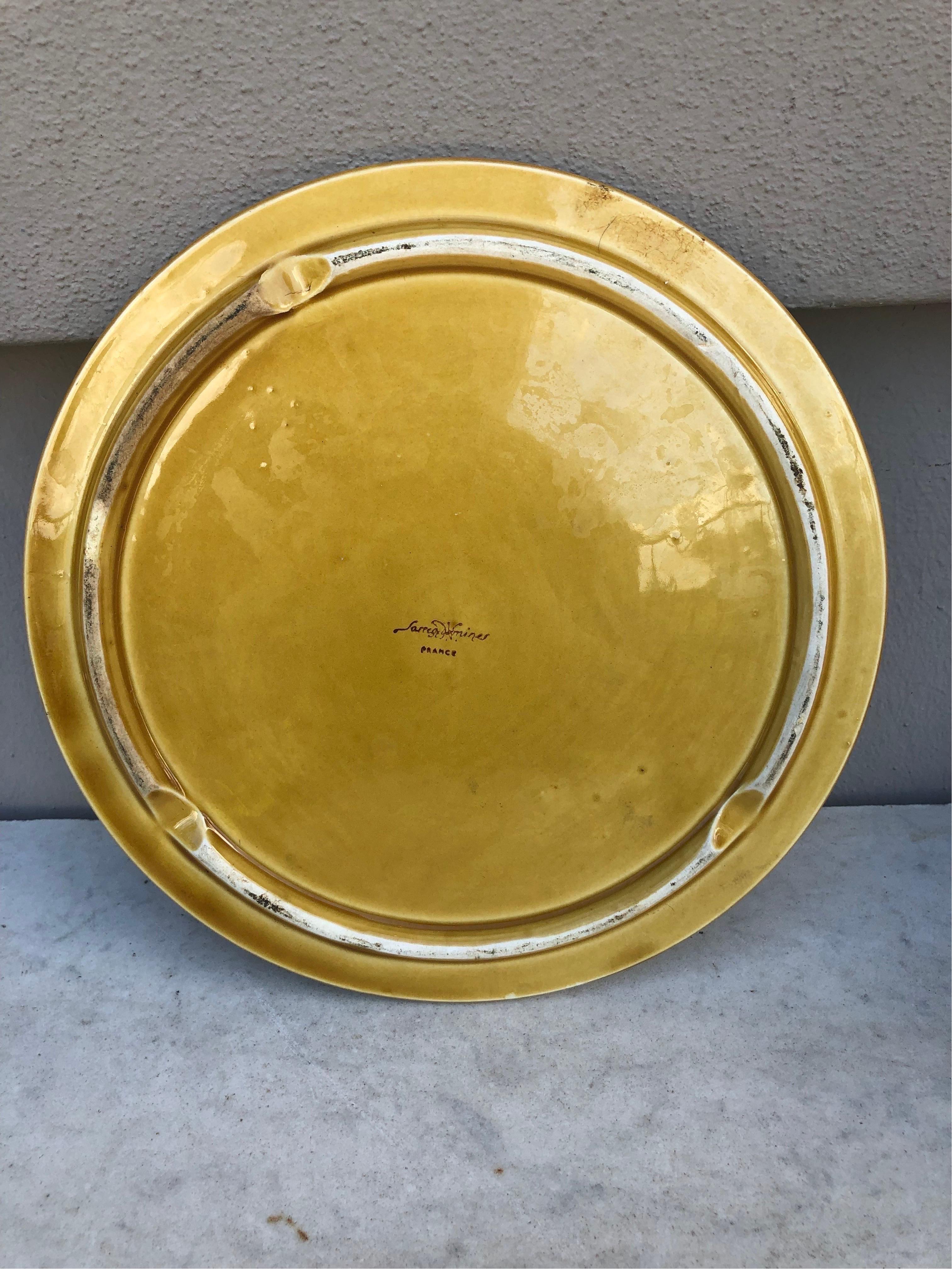 French Yellow Majolica Trivet Sarreguemines, Circa 1930 In Good Condition For Sale In Austin, TX