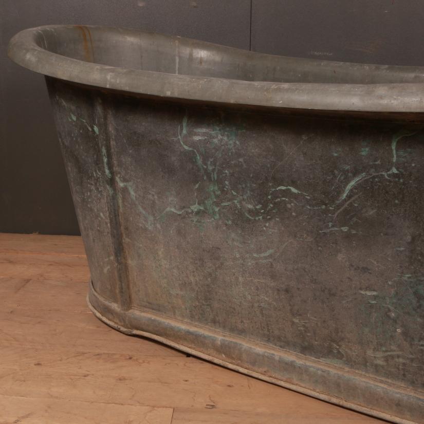 19th century French zinc bath with original faux marble paint, 1880

Dimensions:
64 inches (163 cms) wide
29 inches (74 cms) deep
27 inches (69 cms) high.

 