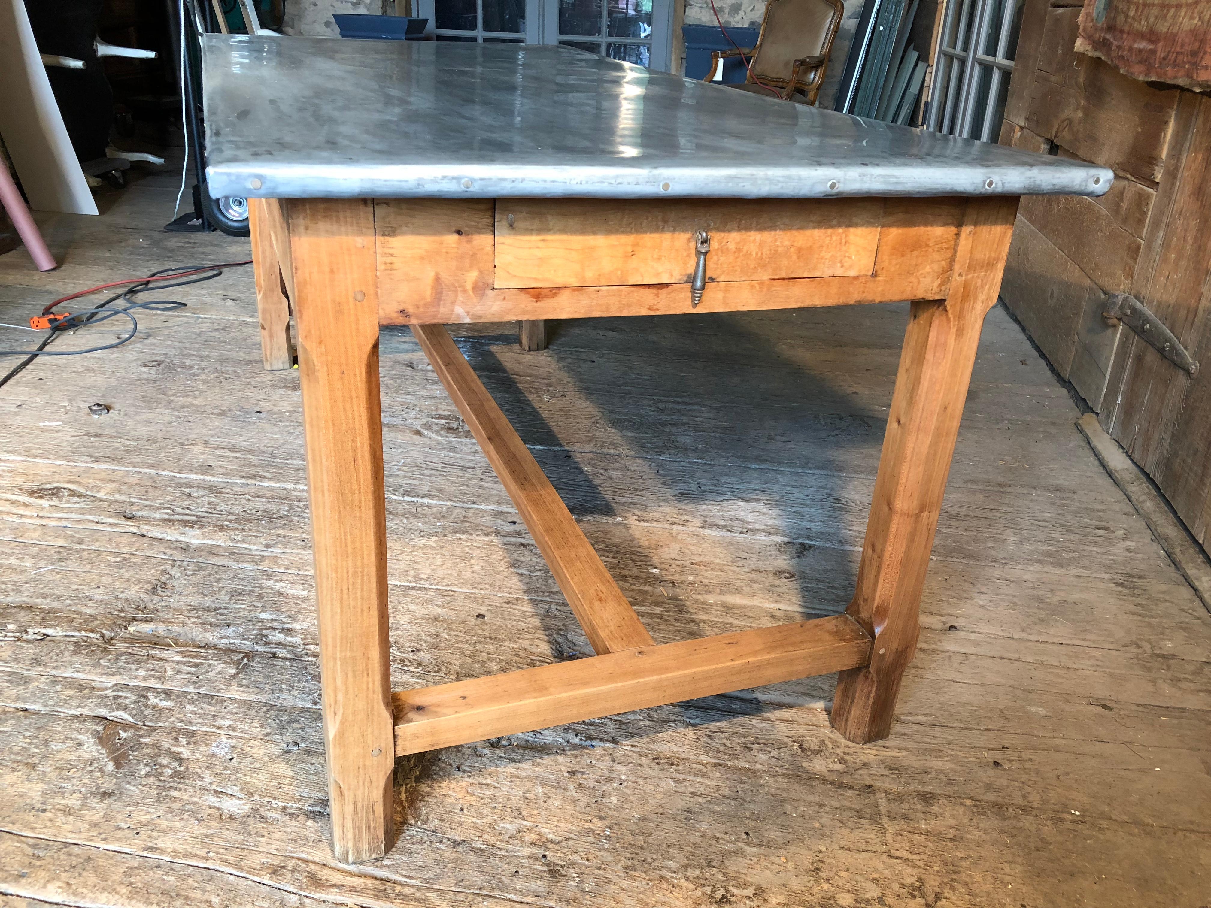 French Zinc-Top Farm Table, 19th Century In Good Condition In Doylestown, PA