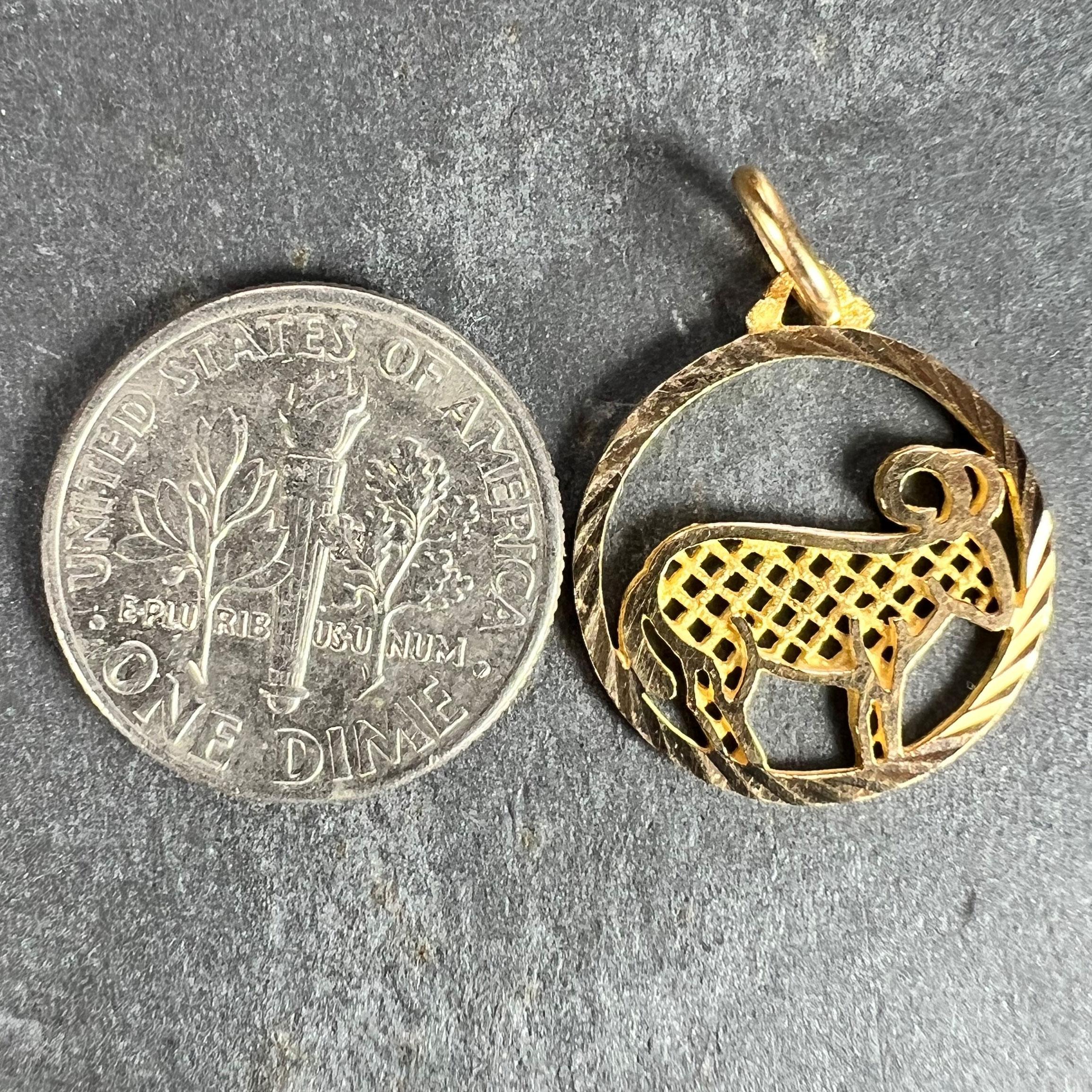 Pendentif à breloques en or jaune 18 carats Capricorne signe astrologique du Zodiac français en vente 6