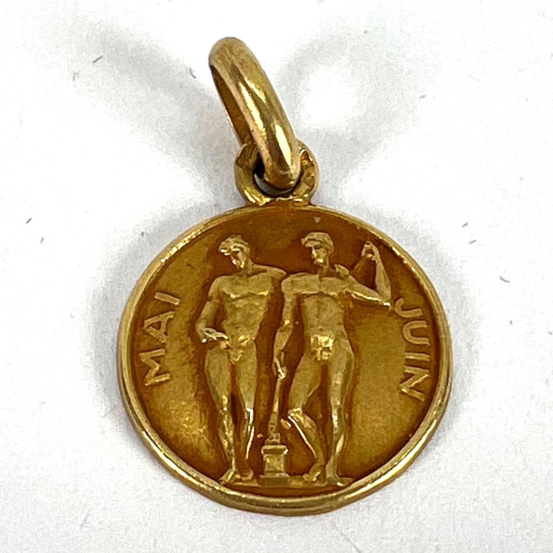 French Zodiac Gemini Starsign 18K Yellow Gold Charm Pendant For Sale 8