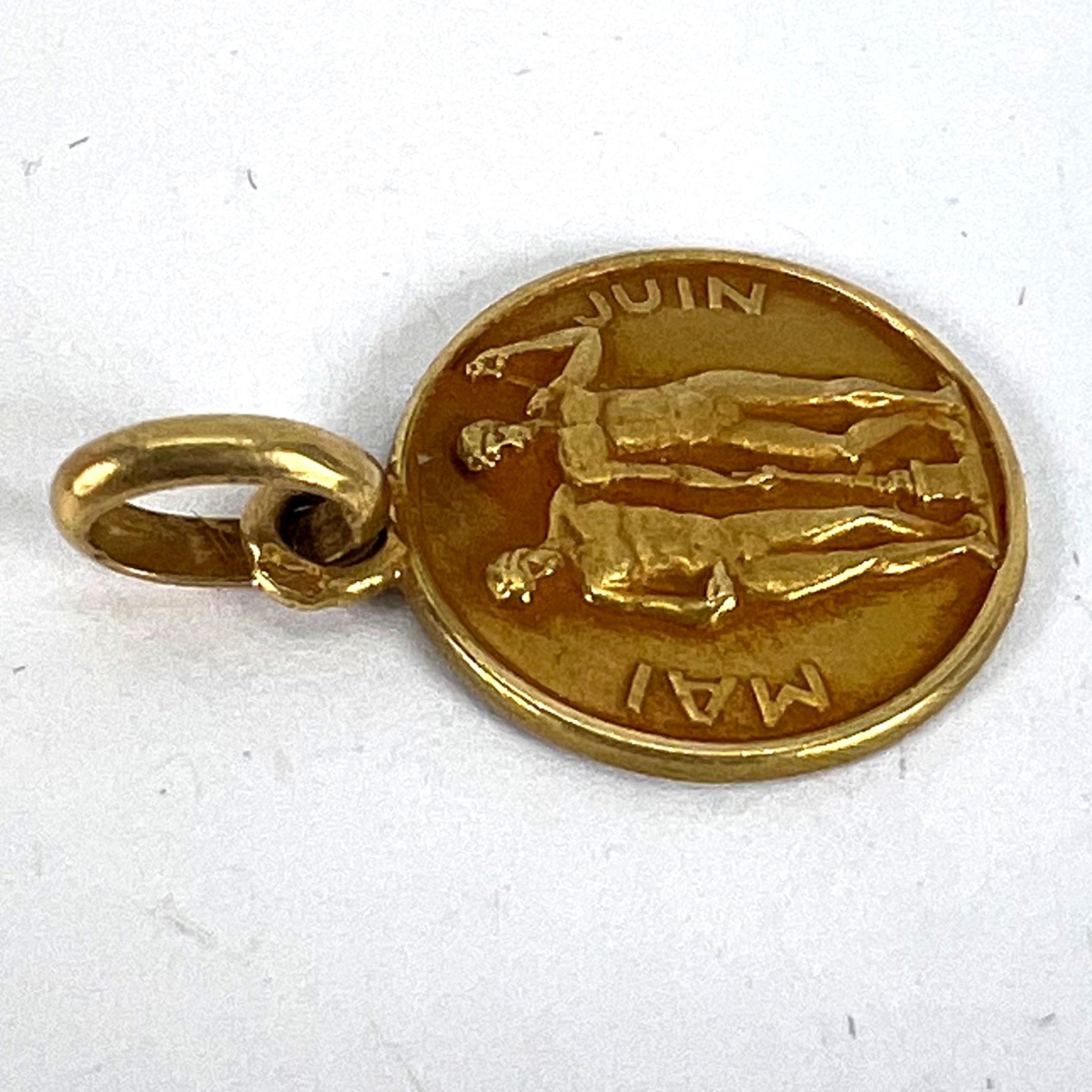 French Zodiac Gemini Starsign 18K Yellow Gold Charm Pendant For Sale 10
