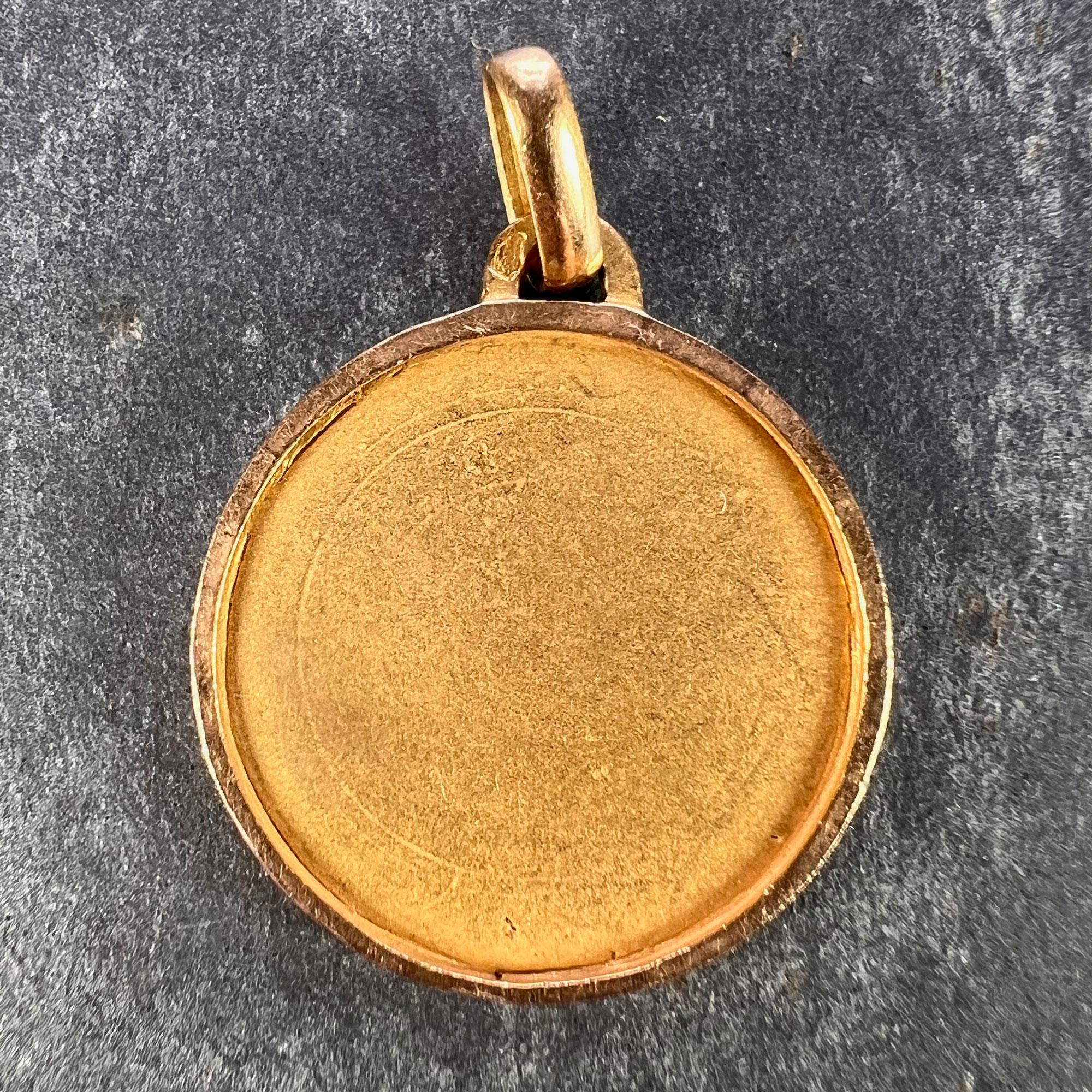 French Zodiac Gemini Starsign 18K Yellow Gold Charm Pendant In Good Condition For Sale In London, GB