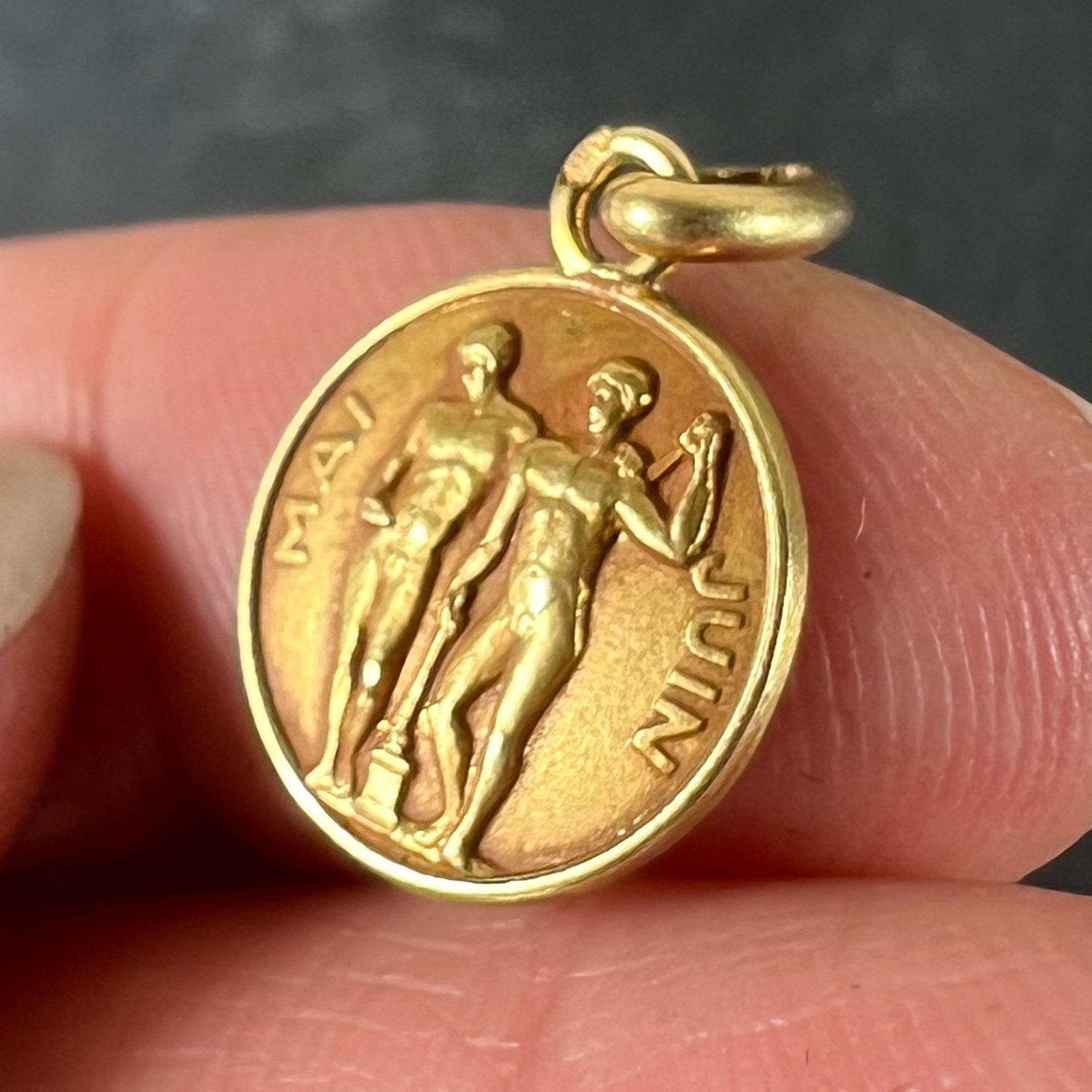 French Zodiac Gemini Starsign 18K Yellow Gold Charm Pendant For Sale 2