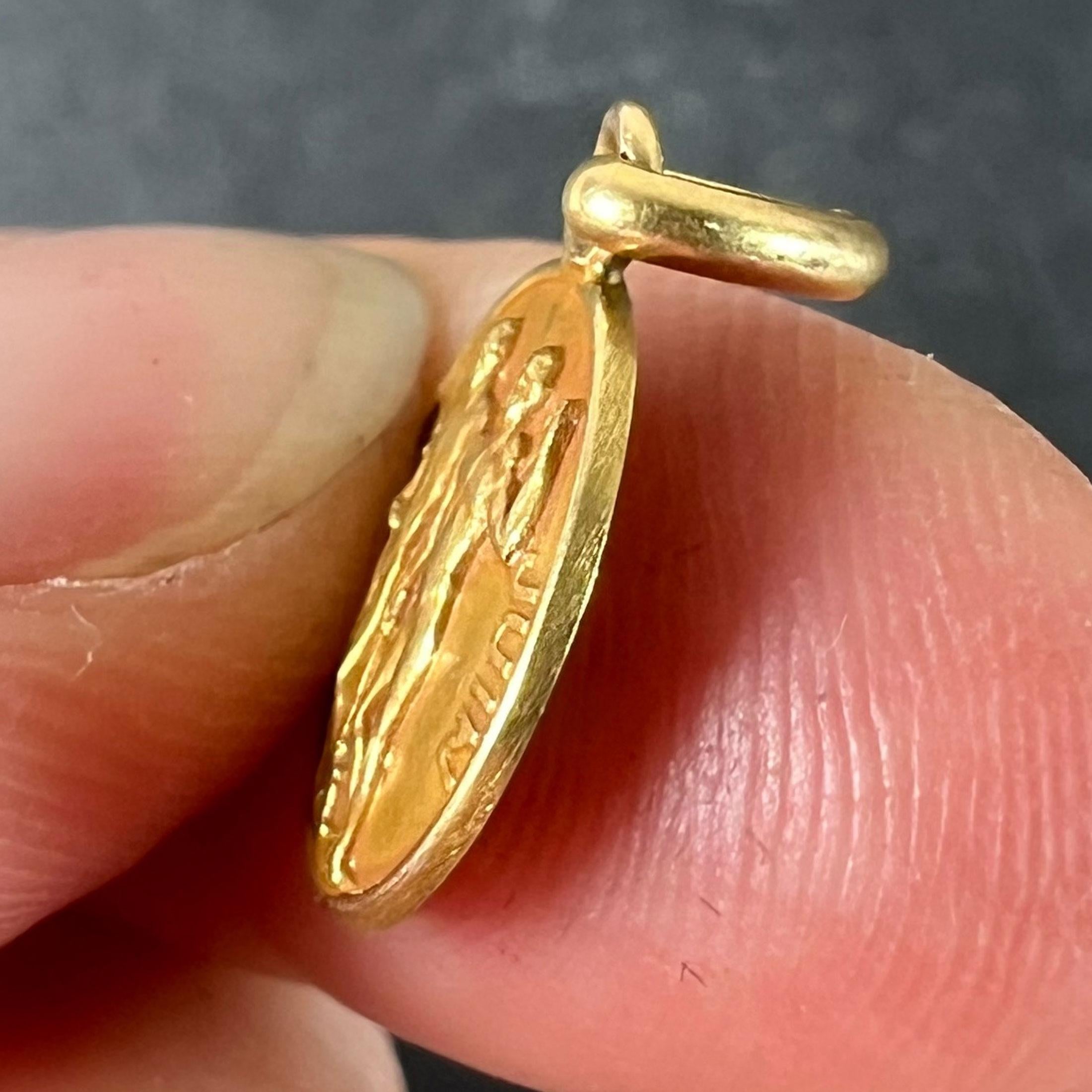 French Zodiac Gemini Starsign 18K Yellow Gold Charm Pendant For Sale 3