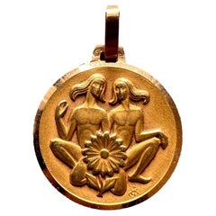 18 Karat Gelbgold Charm-Anhänger mit Sternzeichen, Sternzeichen und Tierkreiszeichen