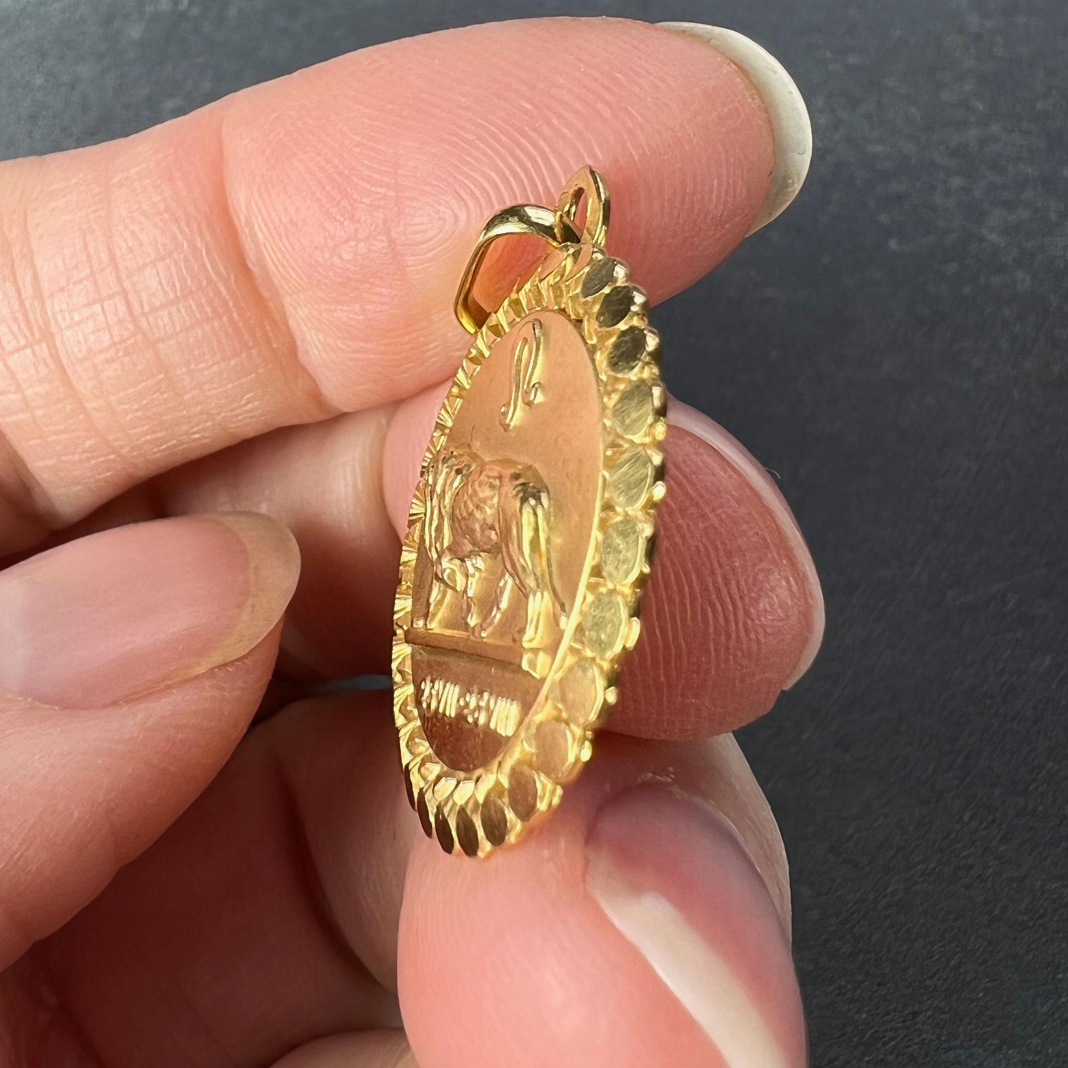 French Zodiac Leo Lion 18K Yellow Gold Charm Pendant In Good Condition In London, GB
