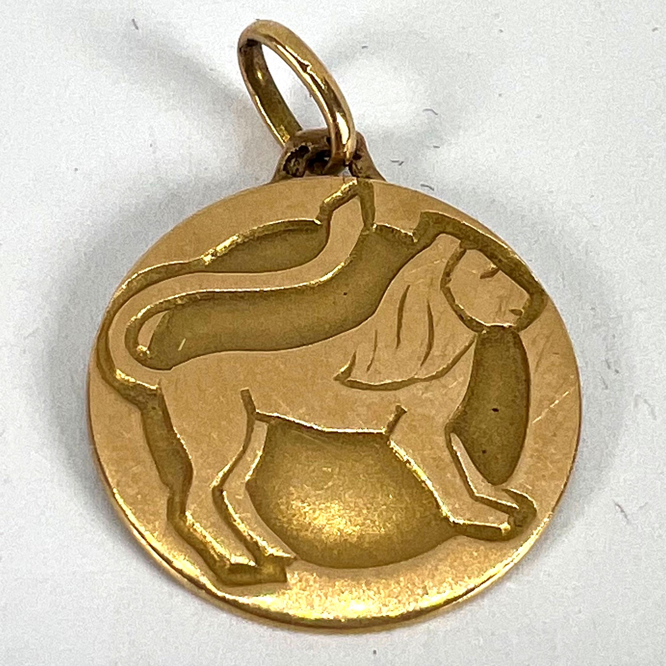 Ciondolo a forma di medaglia con charme in oro giallo 18 carati con il segno zodiacale del Leone in vendita 8